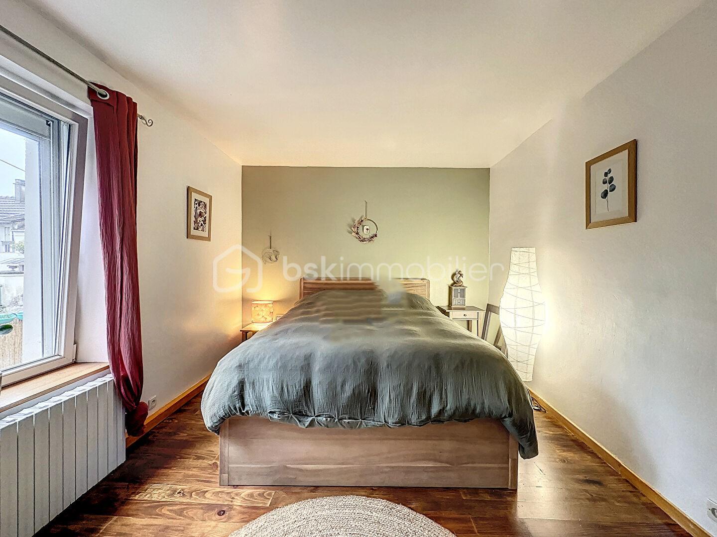 Maison en pierre de 90 m² - CHAMBRE 1.jpg