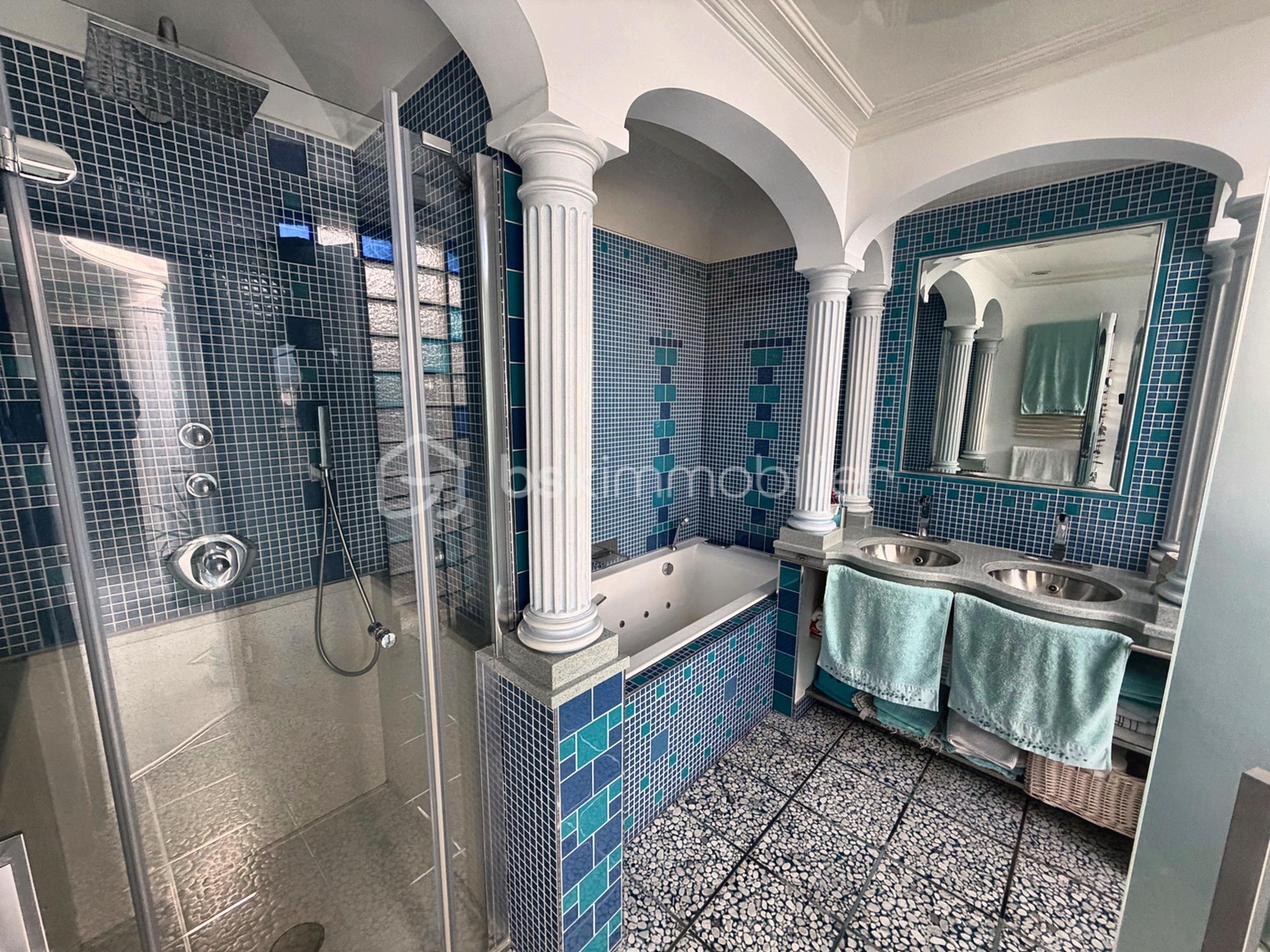 4_salle_de_bains_colonnes.jpg