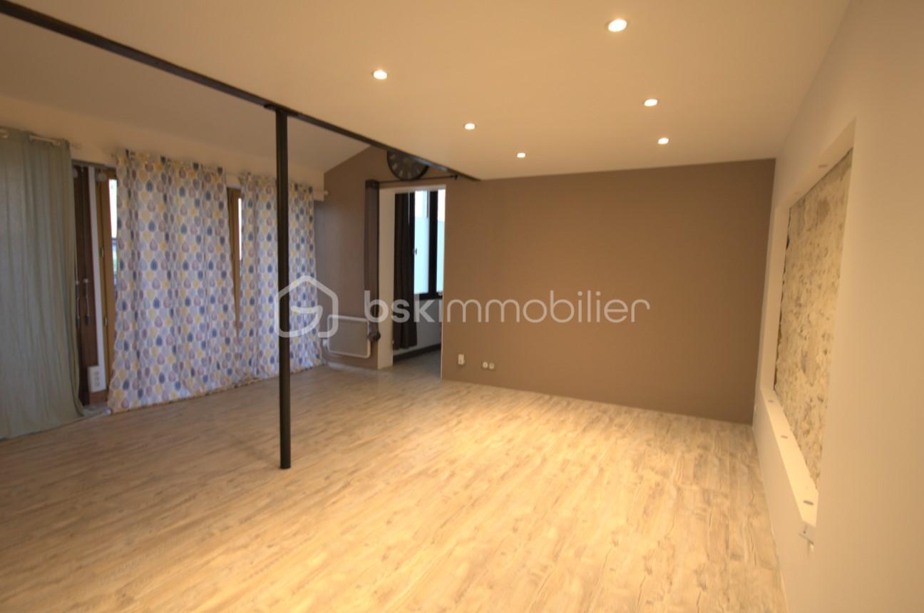 Duplex de 55 m² - salon eclairée 2 m.jpg