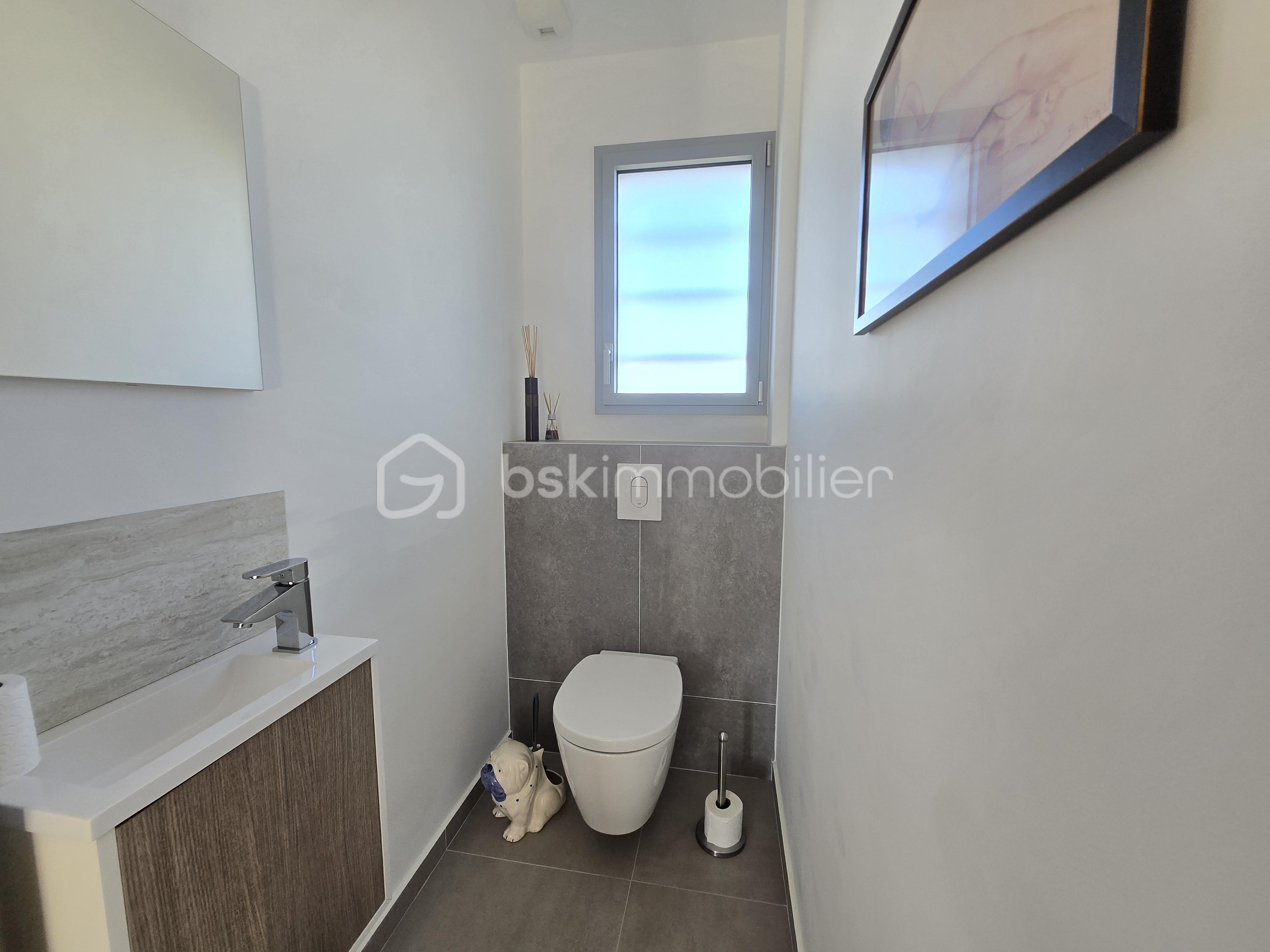 Maison contemporaine de 131 m² - TOILETTE.jpg