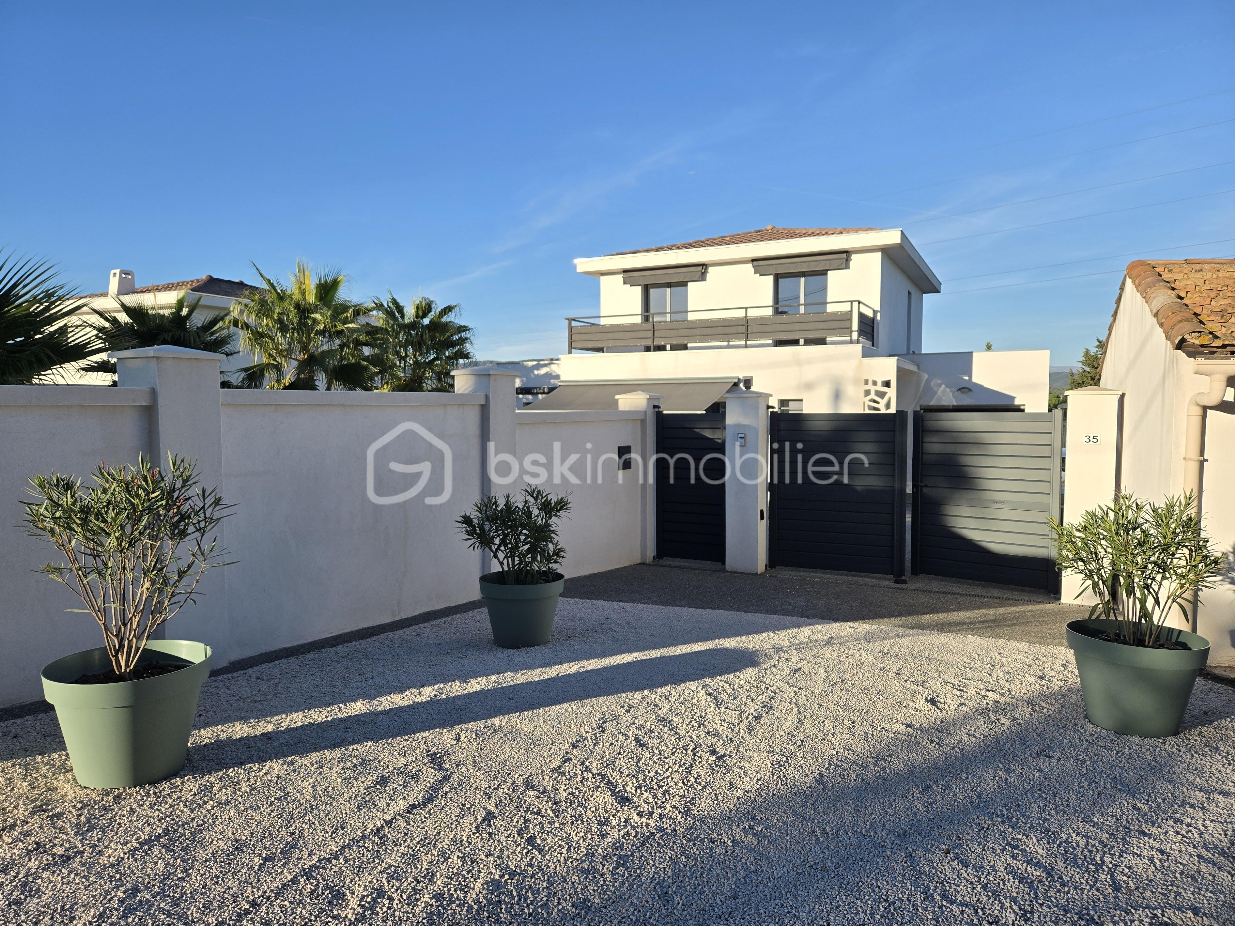 Maison contemporaine de 131 m² - Allée ext.jpg