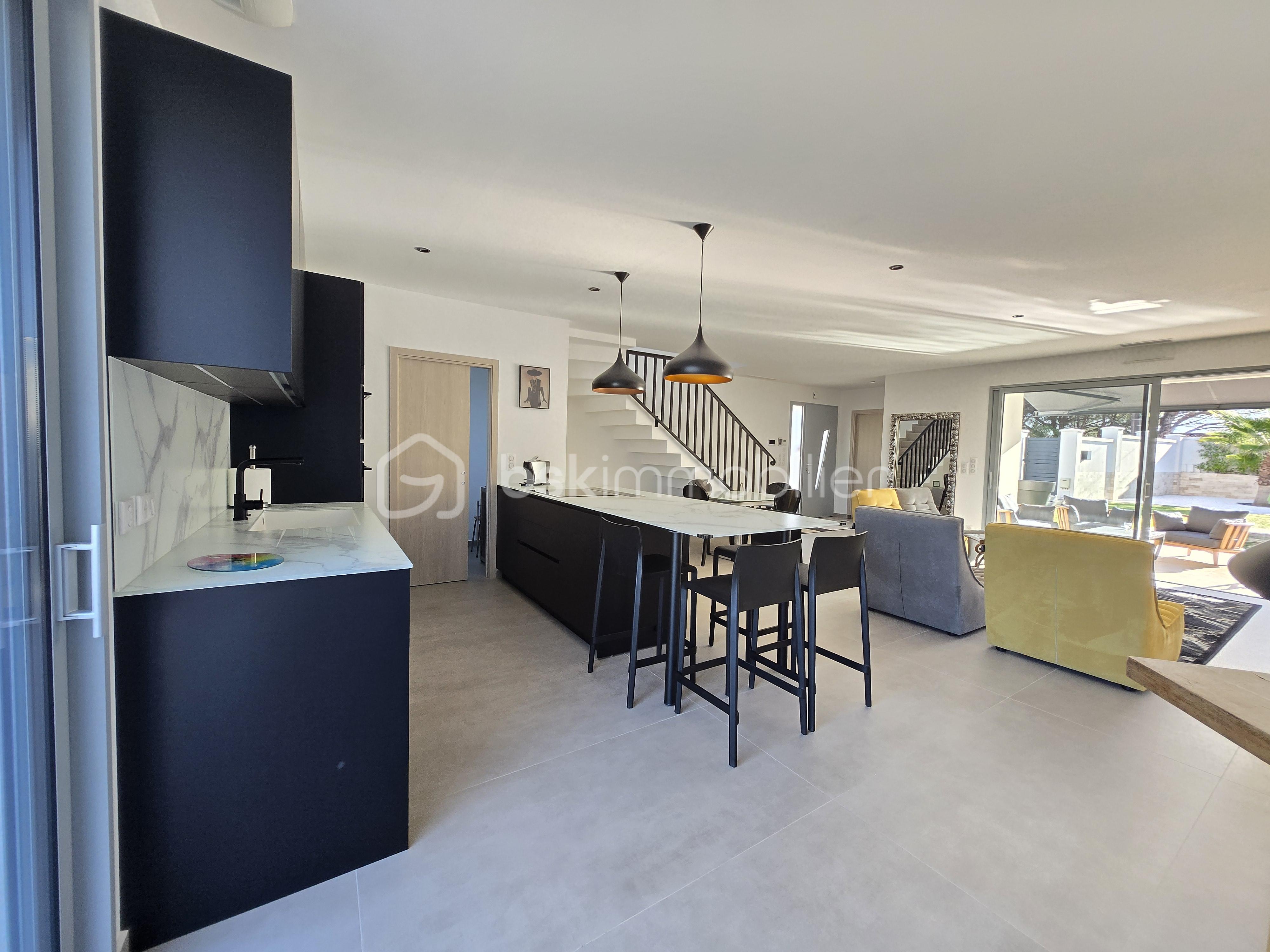 Maison contemporaine de 131 m² - vue cuisine.jpg