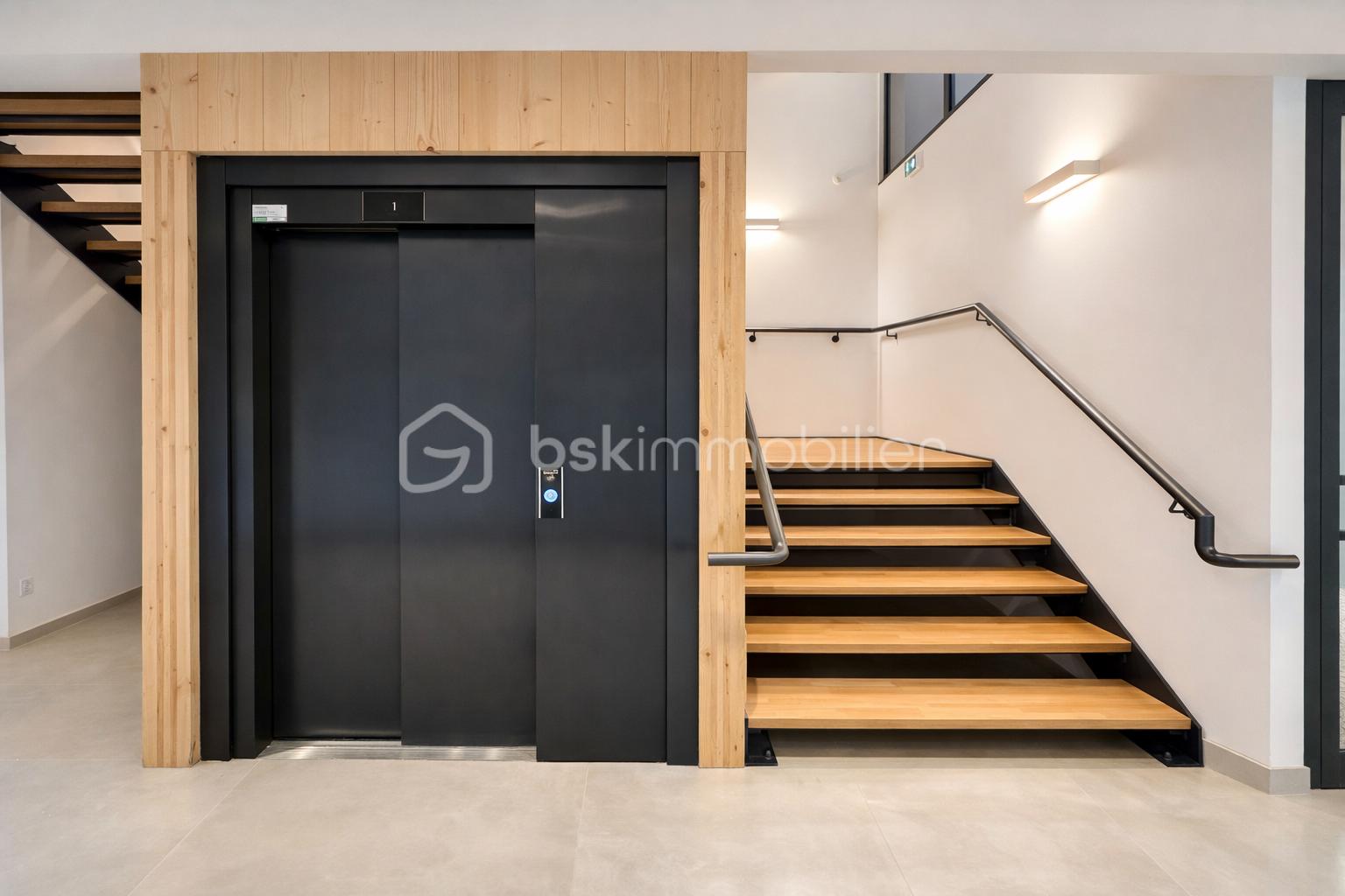 Local commercial de 1 383,22 m² - ChatGPT Image 4 févr. 2026, 09_21_53.png