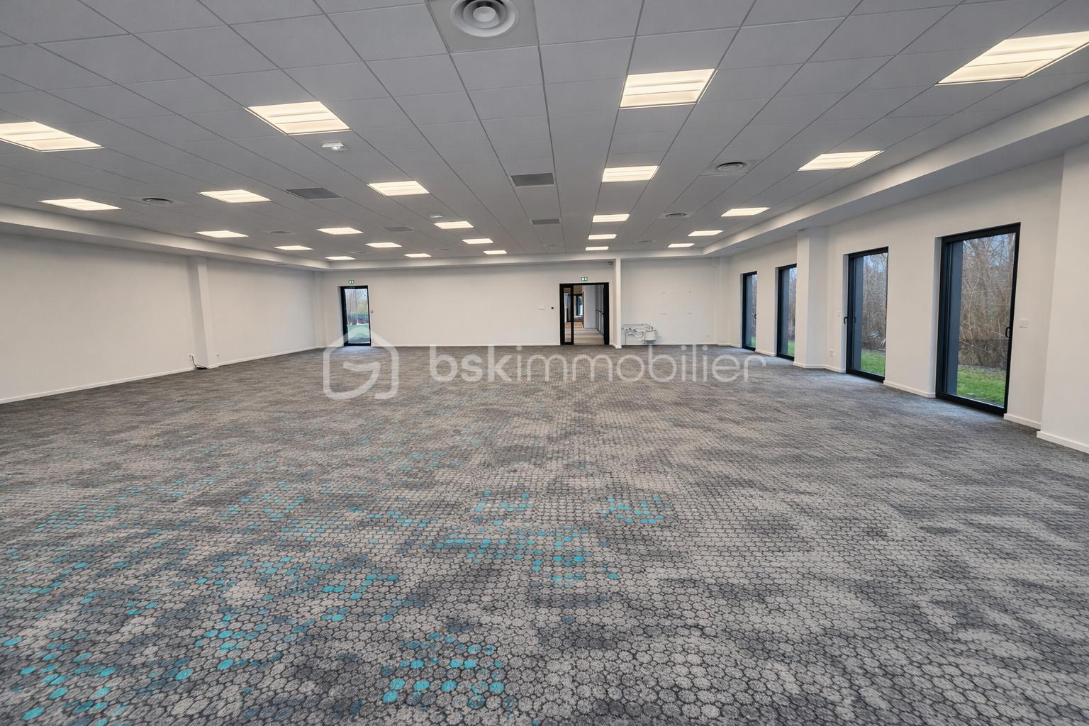 Local commercial de 1 383,22 m² - ChatGPT Image 4 févr. 2026, 07_47_21.png