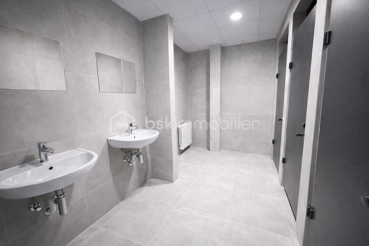 Local commercial de 1 383,22 m² - ChatGPT Image 4 févr. 2026, 09_28_07.png