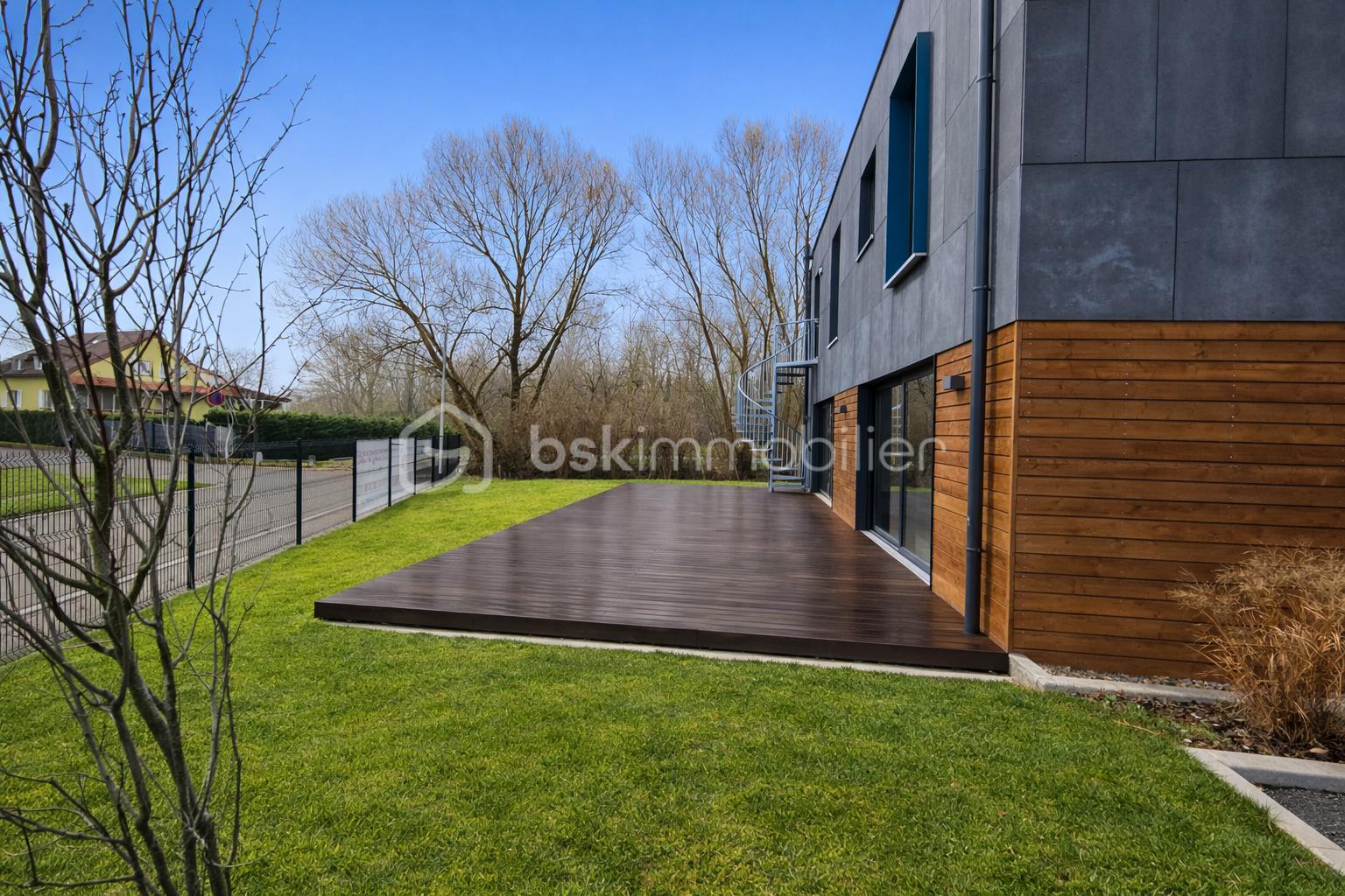 Local commercial de 1 383,22 m² - ChatGPT Image 4 févr. 2026, 10_51_21.png