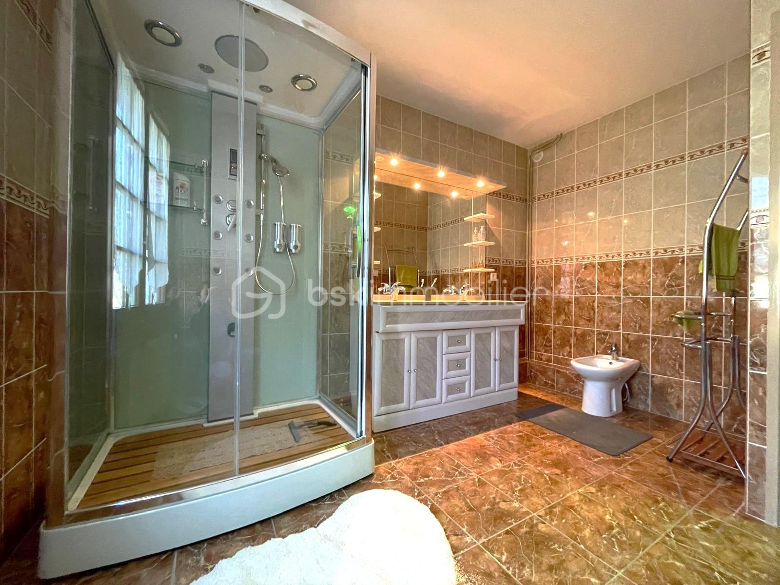 Maison de 128 m² - SALLE DE BAIN RDC.jpg