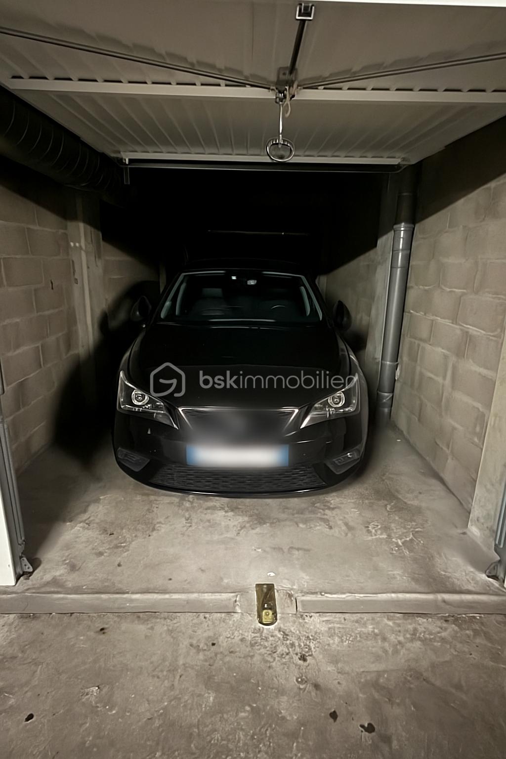 Parking de 23 m² - 5067EDB4-658C-4098-A018-B518E96B33F8.png