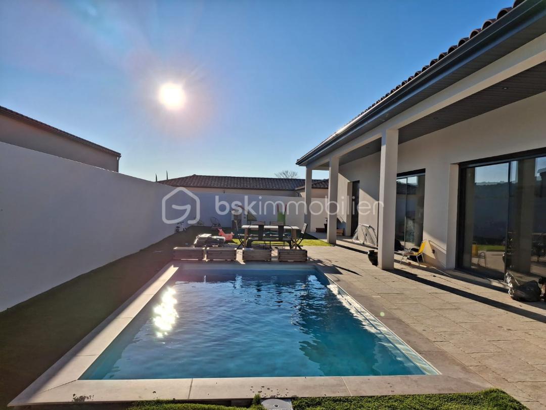 Maison de 133 m² - piscine terrasse.jpeg