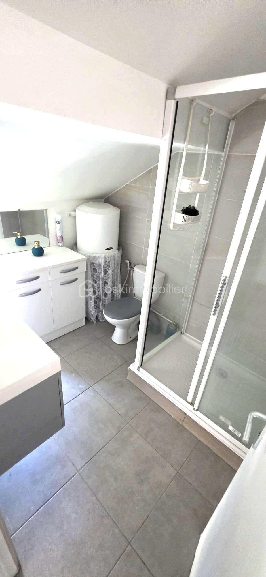 SALLE D EAU HAUT.jpeg