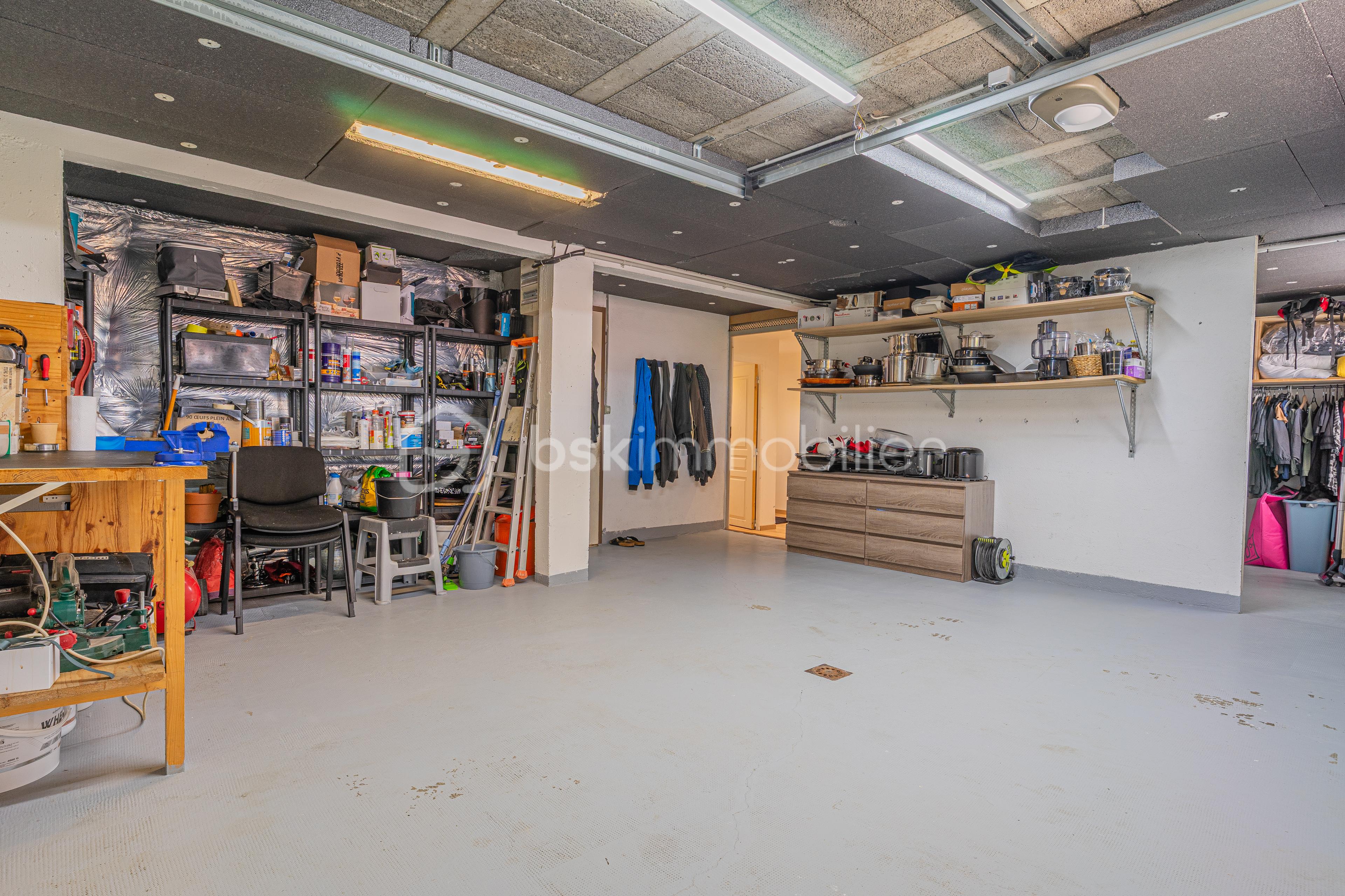 Maison de 167 m² - Garage.jpg