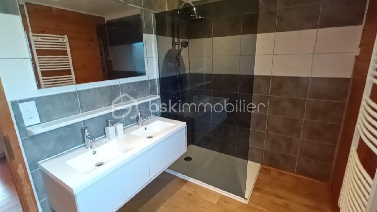 Chalet de 200 m² - SALLE D4EAU DU BAS.jpg