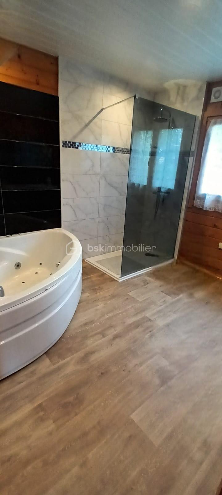 Chalet de 200 m² - SALLE BALNEO MODIF.jpg