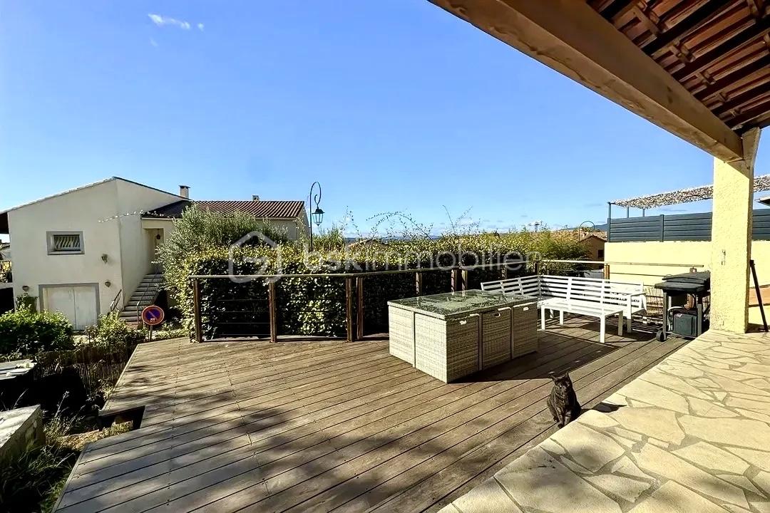 Villa de 90 m² - hoqi-64668706bc5f44438f27c277ac44b2e5.jpg