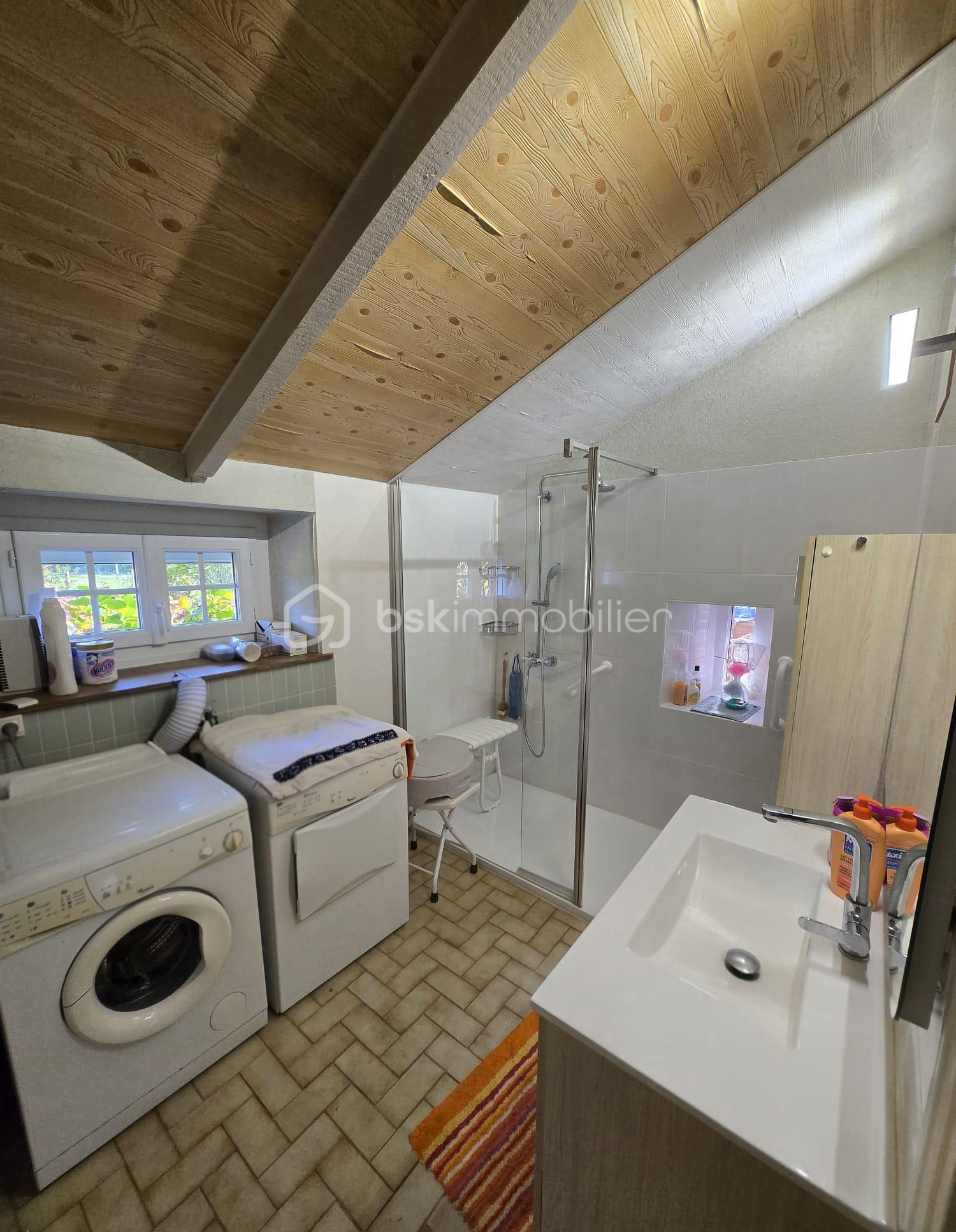 Maison en pierre de 195 m² - IMG-20251015-WA0011.jpg