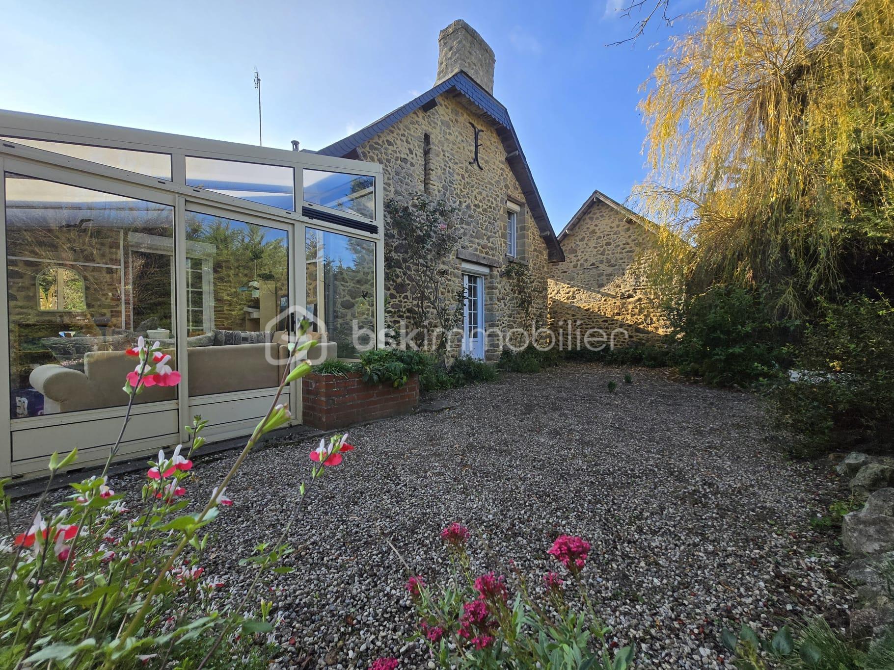 Maison en pierre de 195 m² Maison en pierre de 195 m²