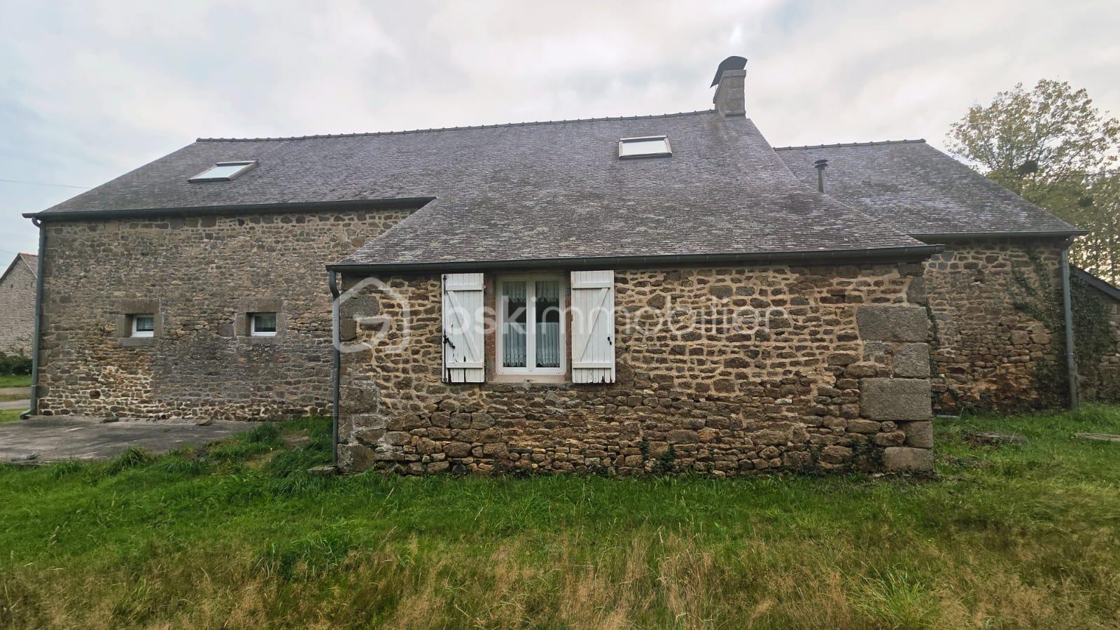 Maison longere de 121 m² - WhatsApp Image 2025-10-09 à 11.25.50_70287938.jpg