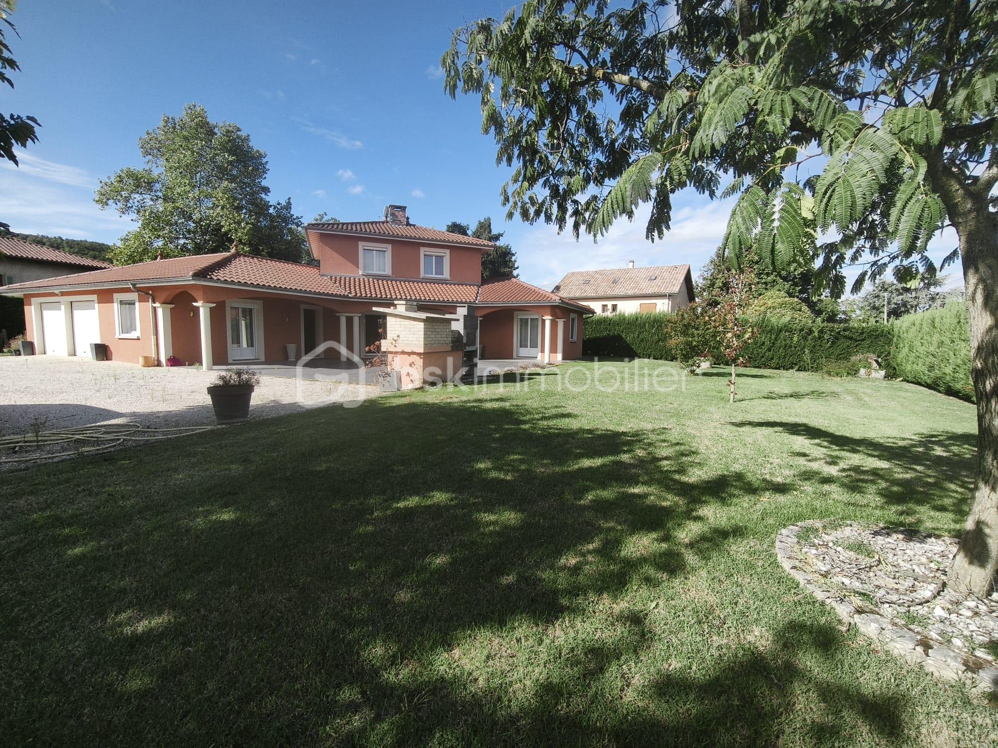 Maison traditionnelle de 141 m² - face maison annonce.jpeg