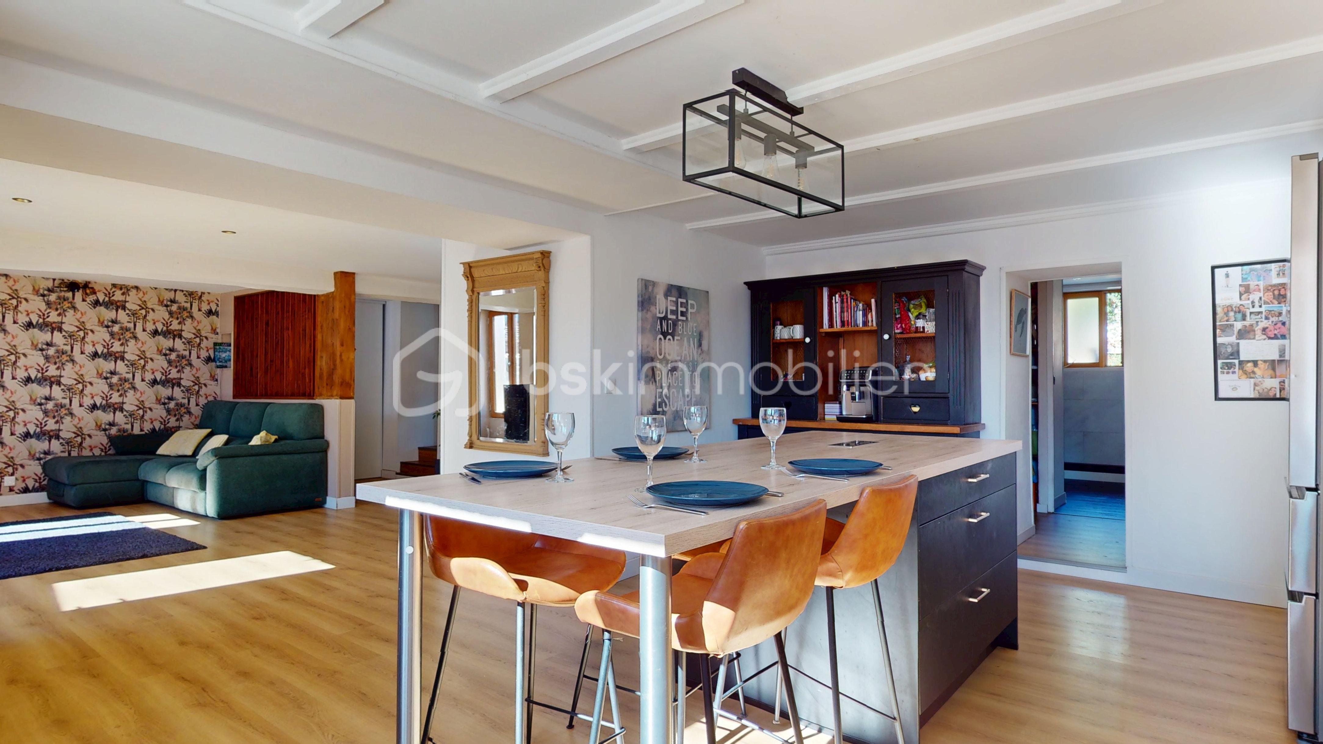 Maison 6 pièces 100 m² · à Pont-l'Abbe-d'Arnoult · 100,1 m² · 129 500 €