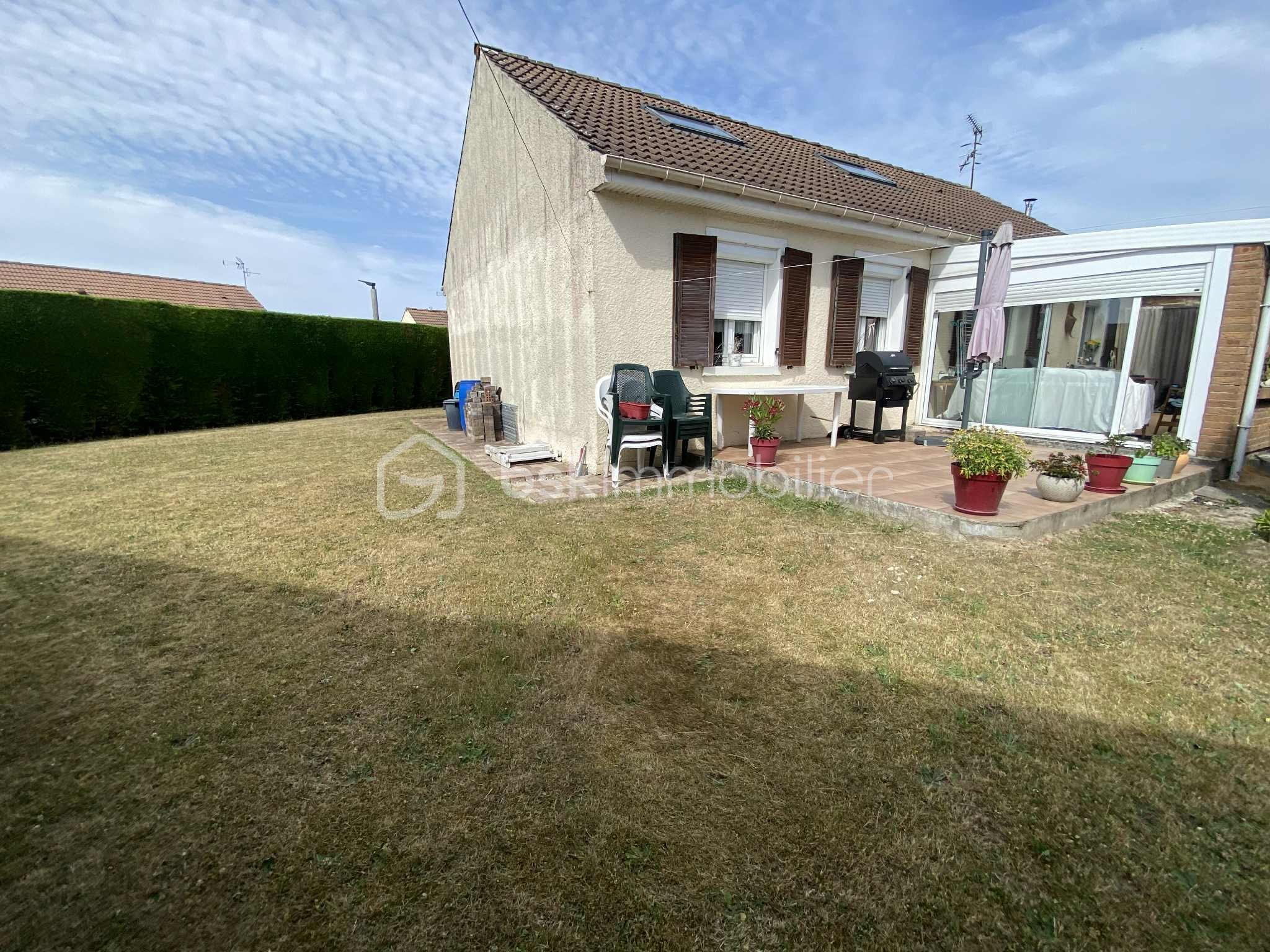 Maison traditionnelle de 107 m² - 09fc1a58-d305-4e65-8deb-a205bfdbee4f.jpg