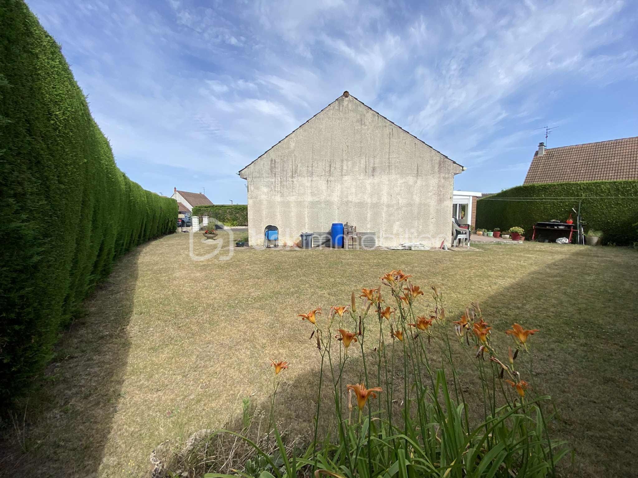 Maison traditionnelle de 107 m² - 40fe3151-d8dd-4aaa-9153-90e750b8a9d7.jpg