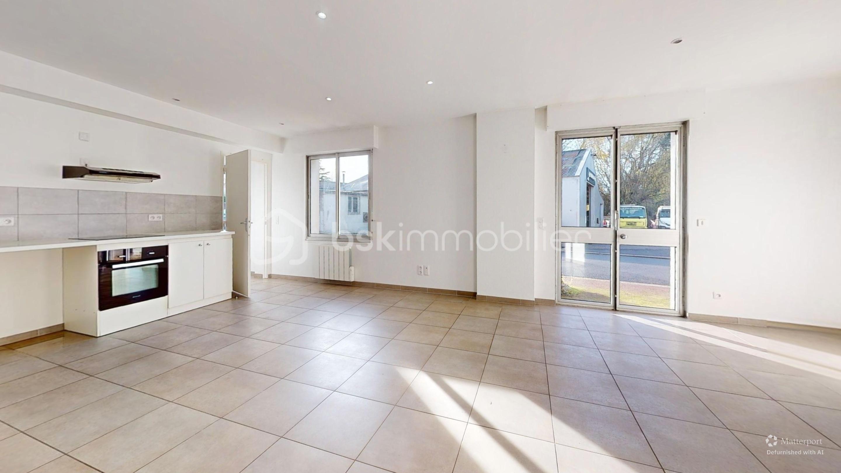 Maison de 110 m² - 1-Allee-du-Parc-Living-Room-Defurnished 3.jpg