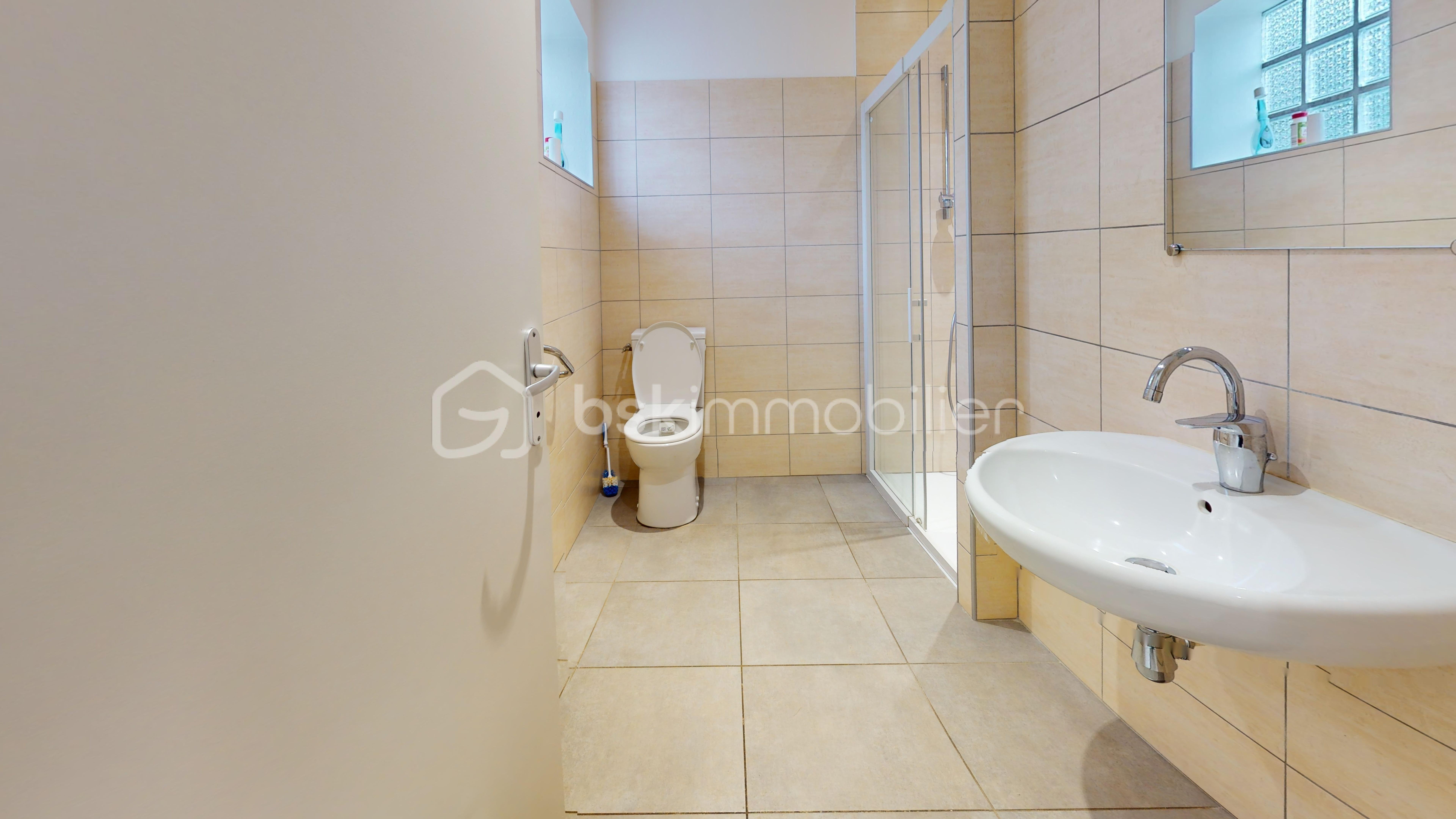 Maison de 110 m² - 1-Allee-du-Parc-Bathroom.jpg