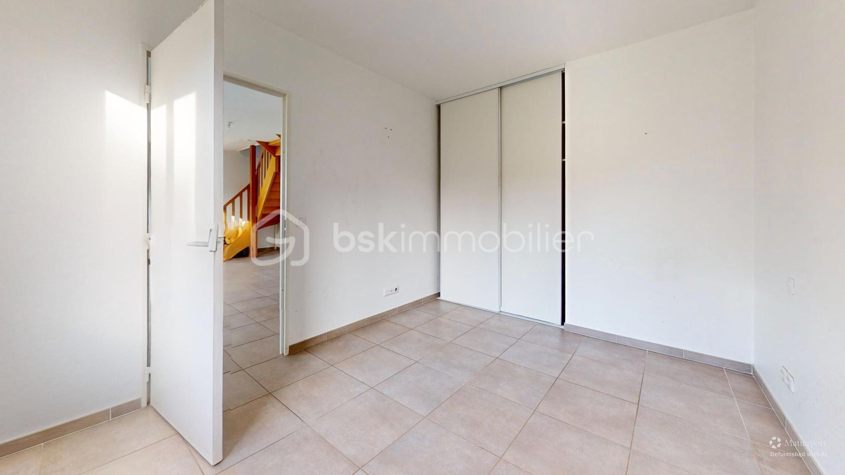 Maison de 110 m² - 1-Allee-du-Parc-Bedroom-Defurnished 1.jpg