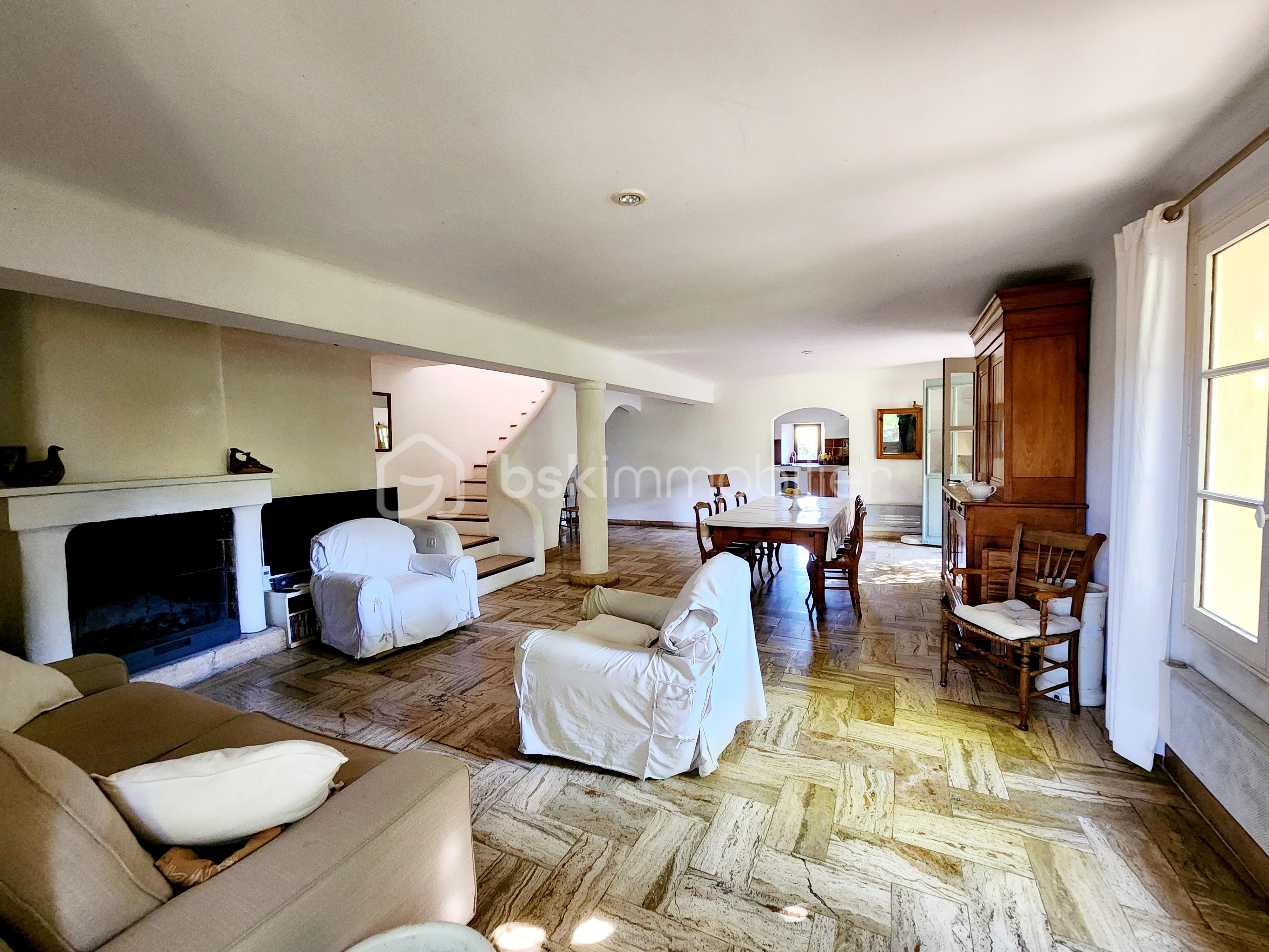 Ferme de 240 m² - piece vie 2.jpg