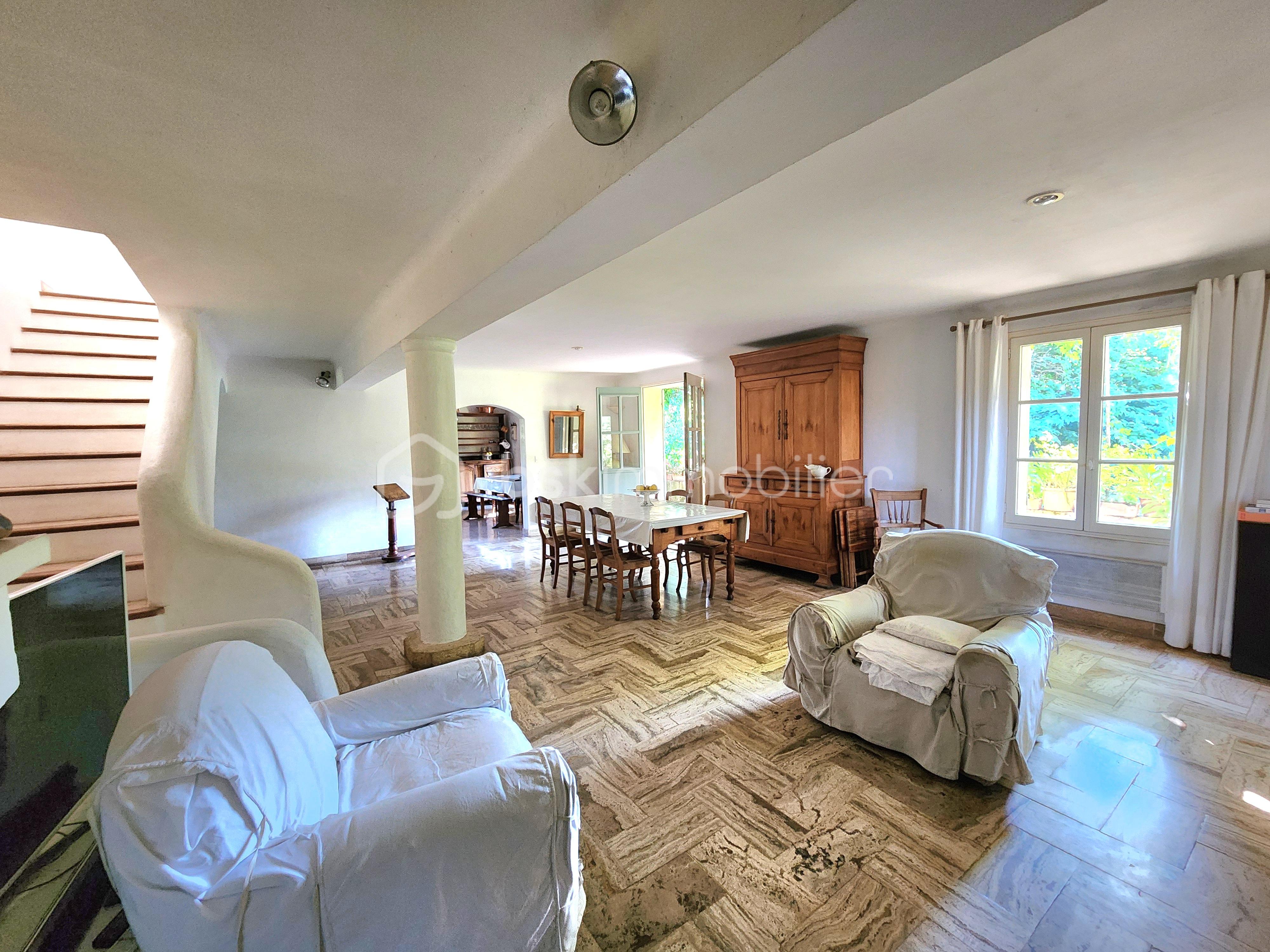 Ferme de 240 m² - piece vie 3.jpg