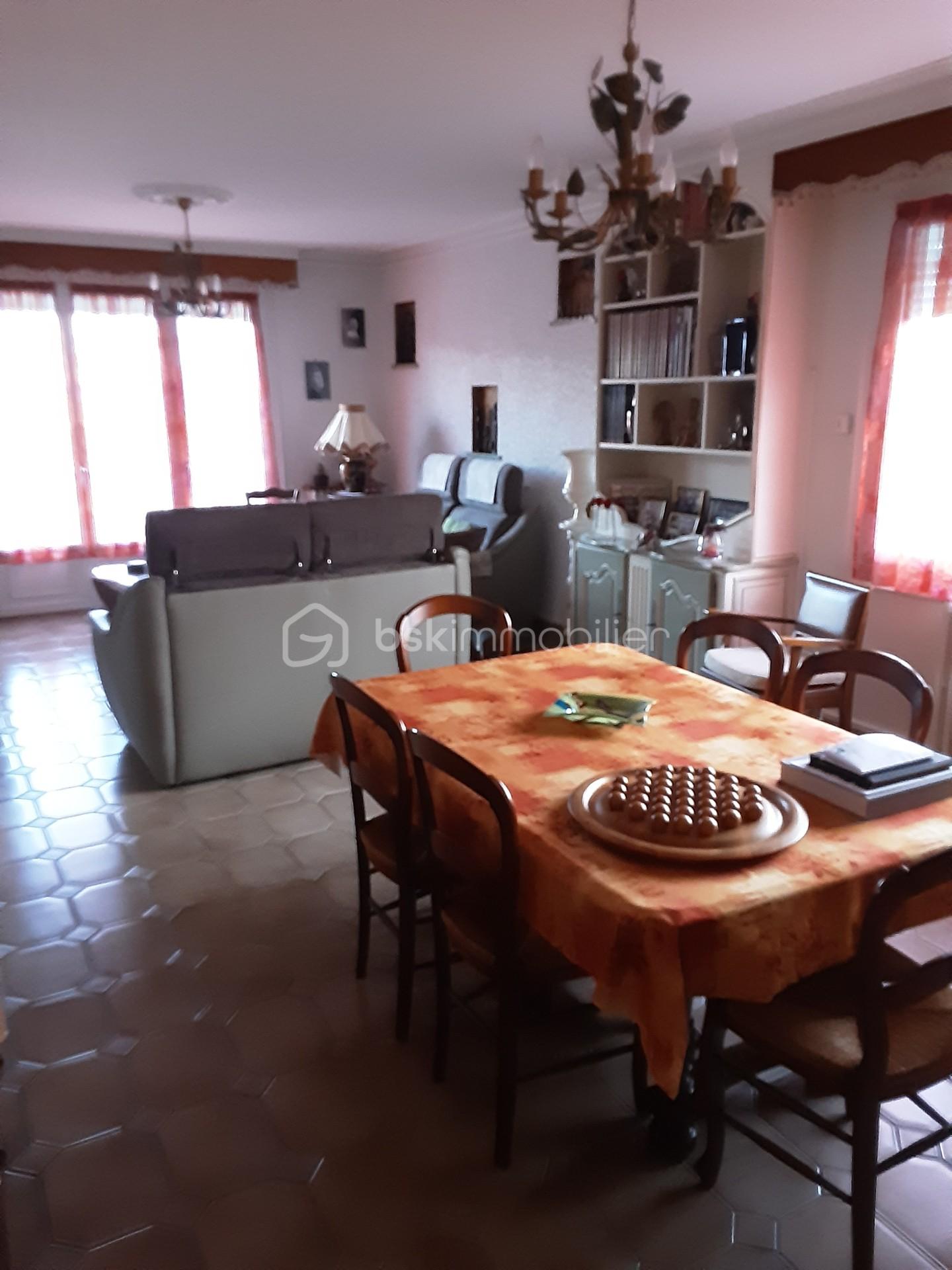 Maison traditionnelle de 124 m² - 1f9ca124-7c18-455c-af2c-91b791d2bfd1.jpg