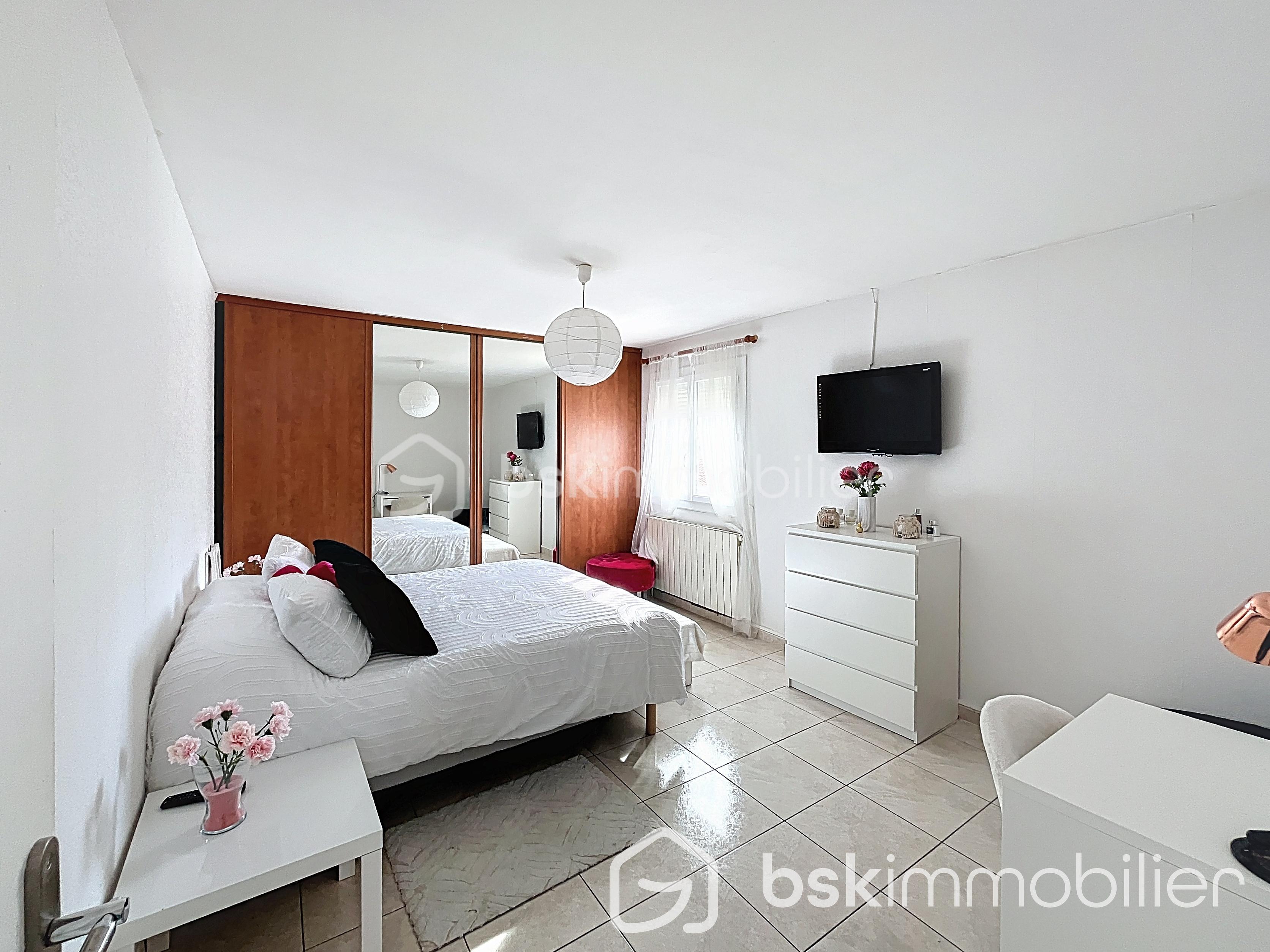 ch étage cote jardin.jpg