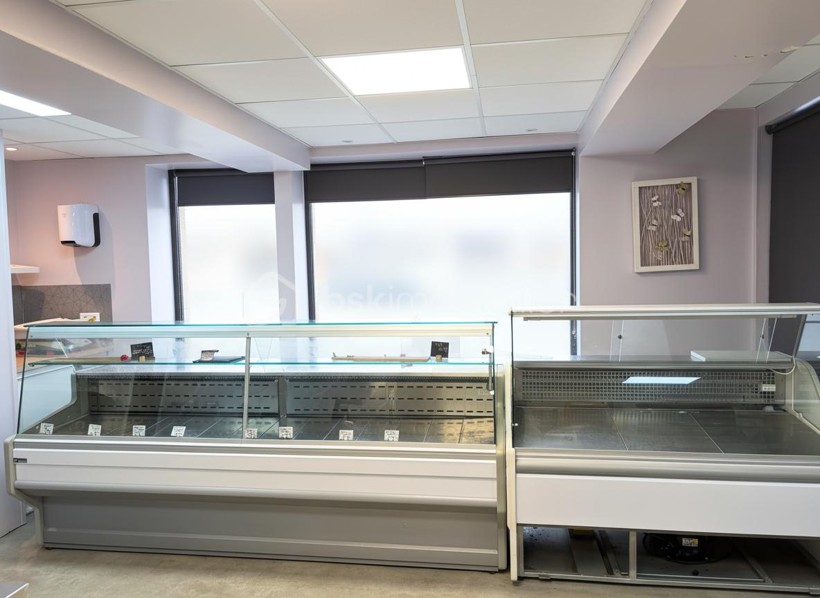 Local d'activités de 140 m² - generated_2026-02-05T15_53_34.377.jpg