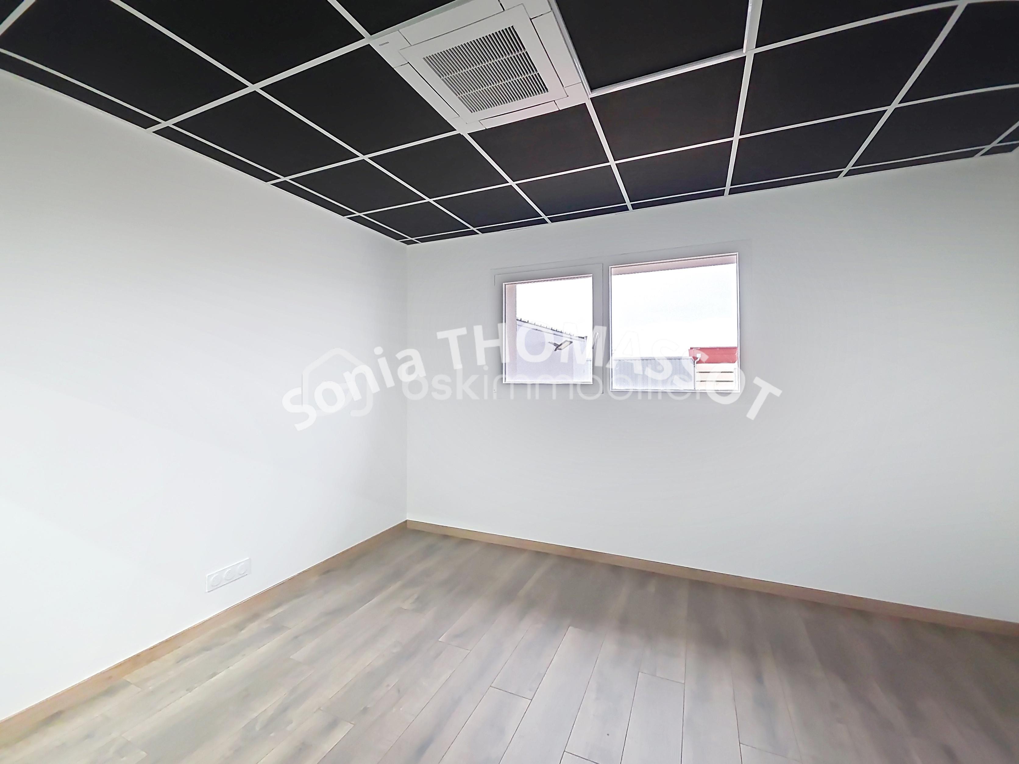 Bureau de 350 m² - 57002.jpg