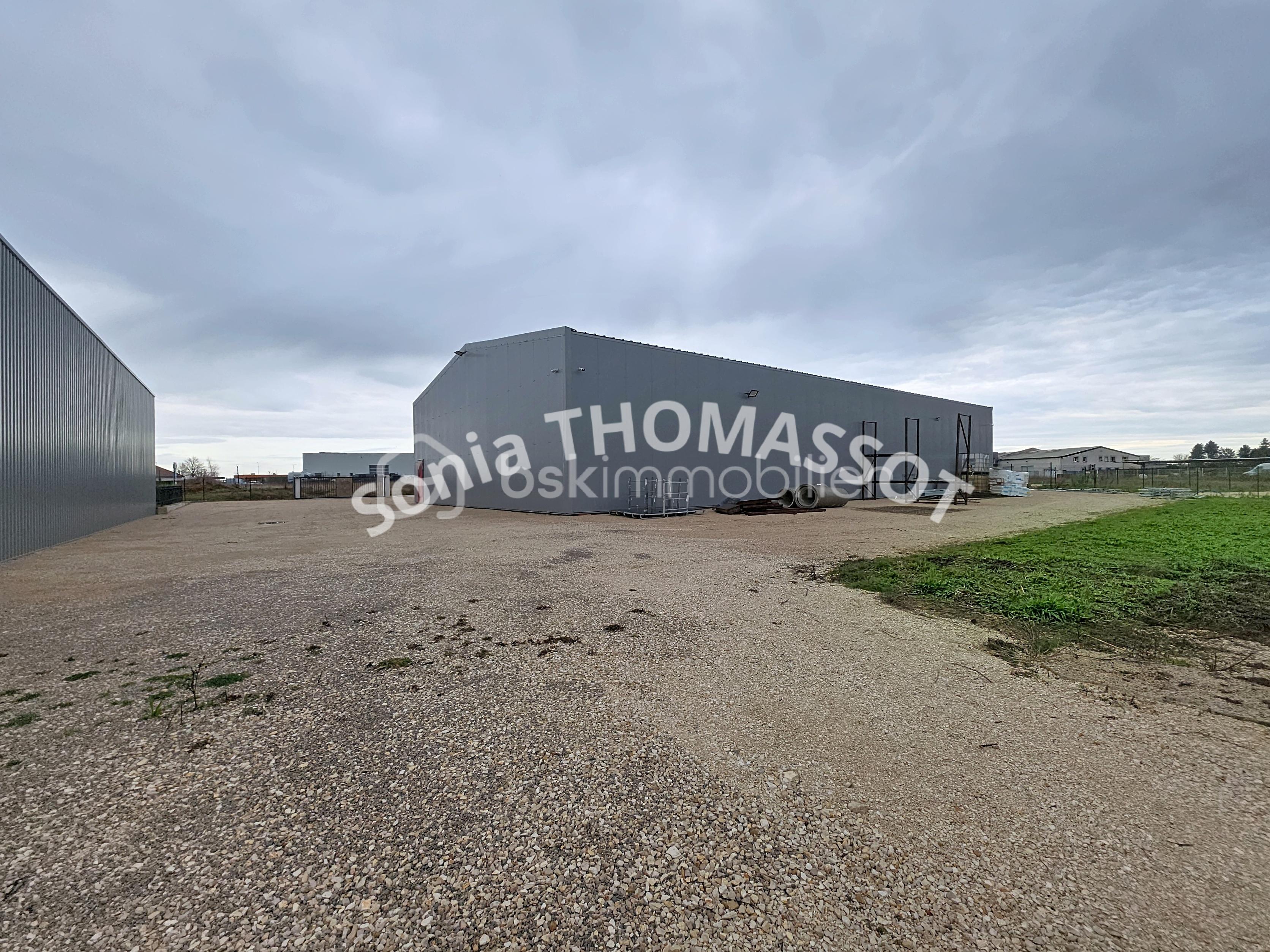 Bureau de 350 m² - 56996.jpg