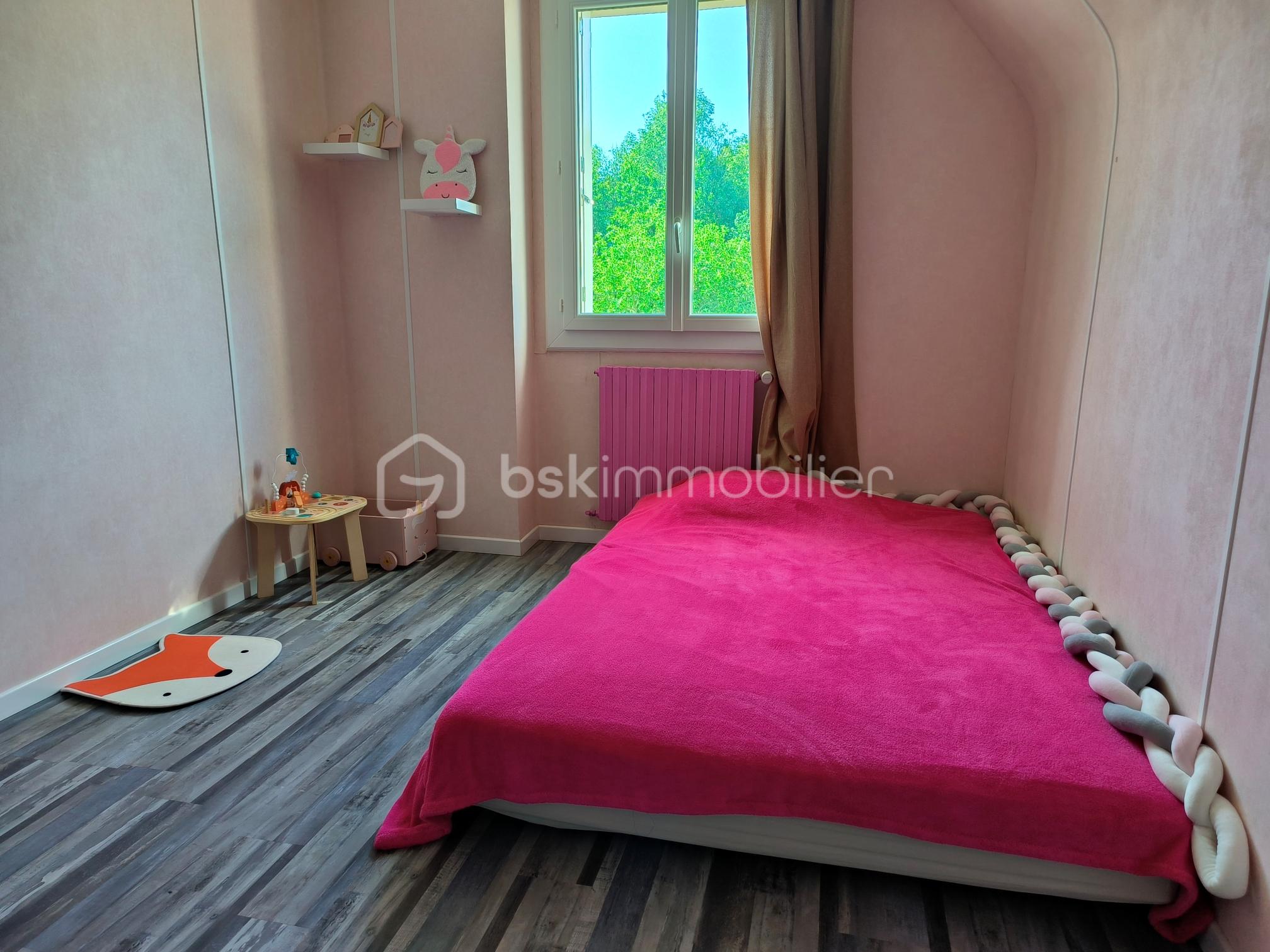 10 - CHAMBRE ROSE 2.jpg
