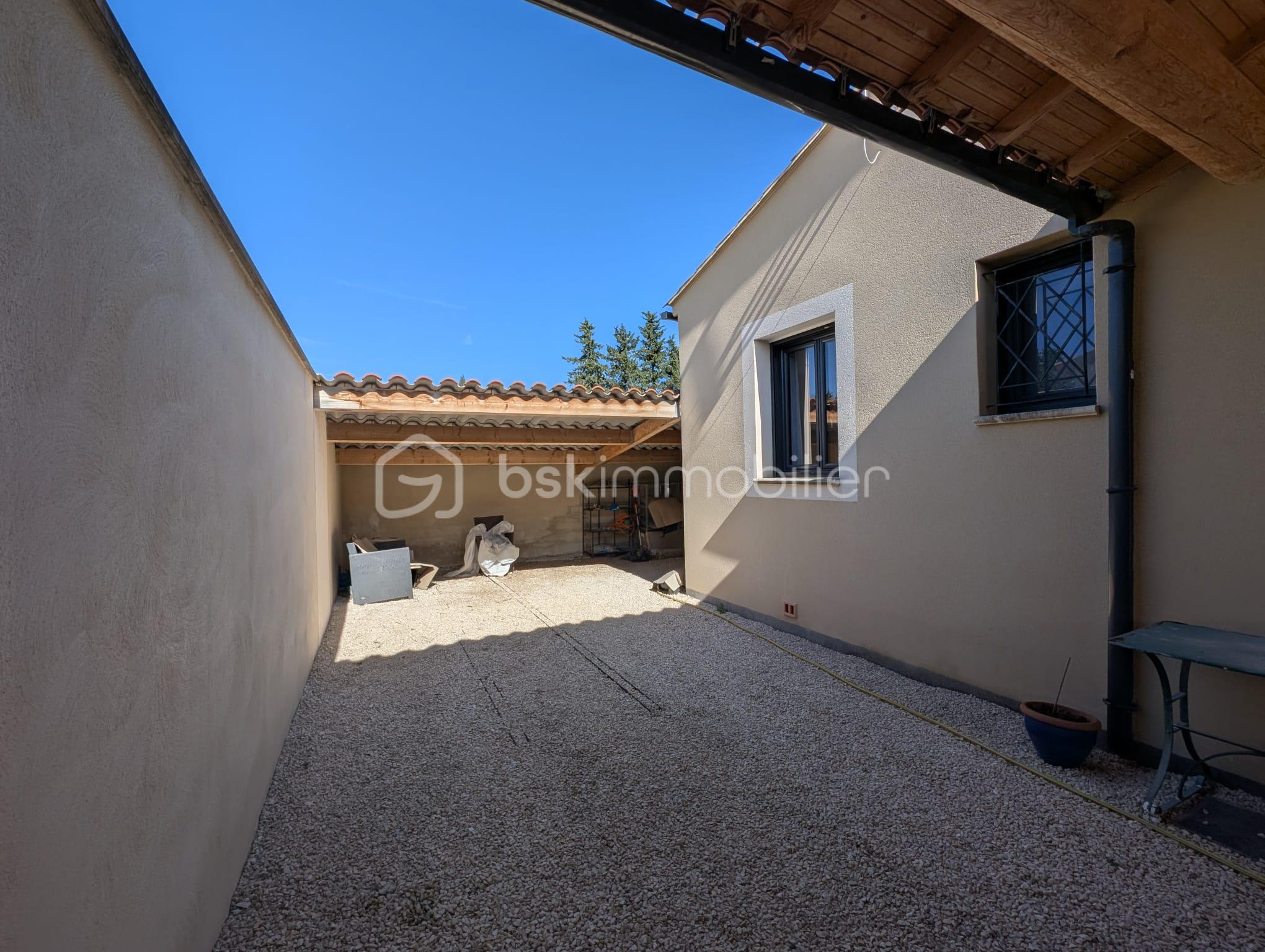 Maison de 80 m² - WhatsApp Image 2025-10-18 à 10.24.22_7f00f553.jpg