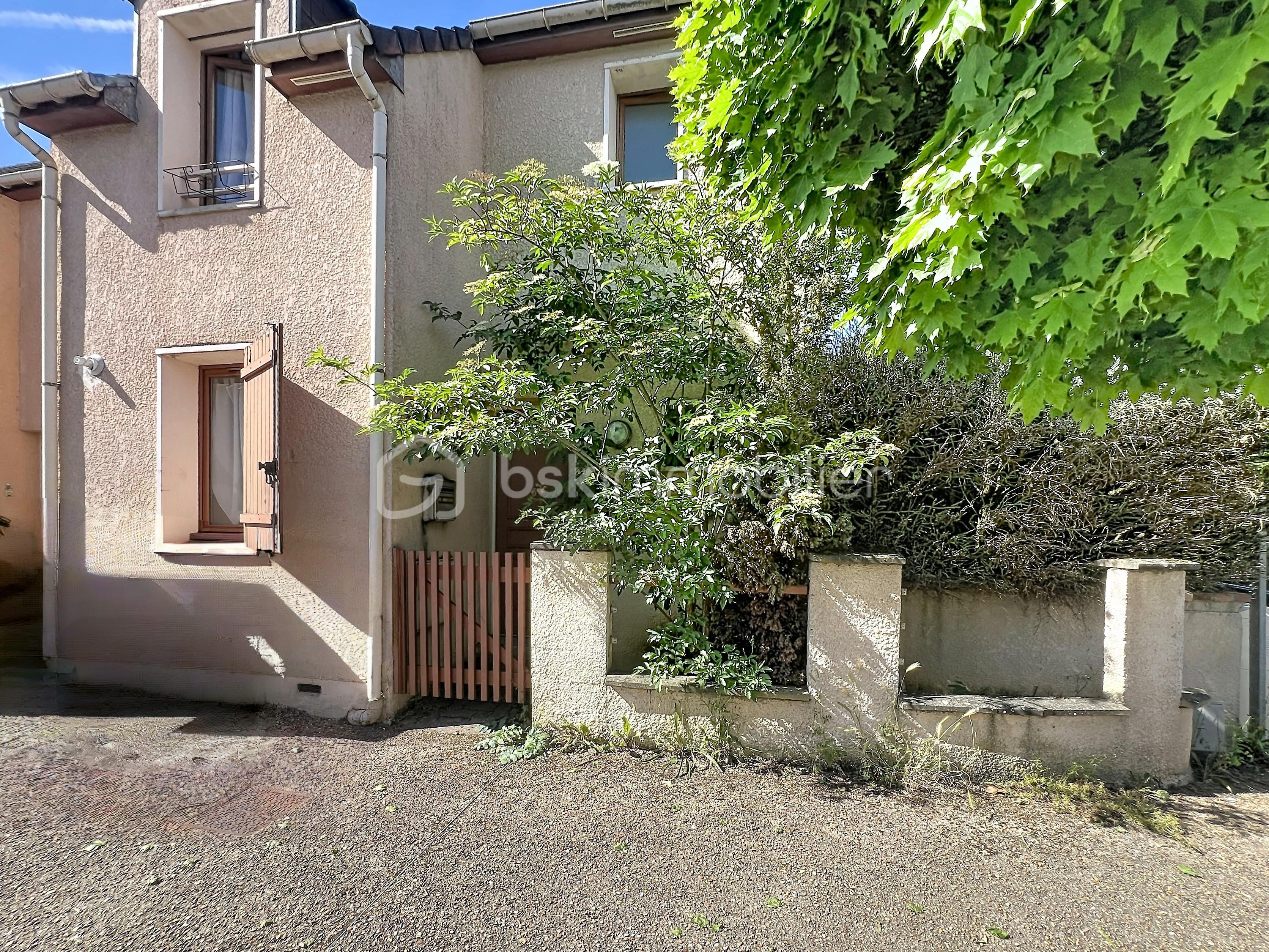 savigny_devant maison.jpg