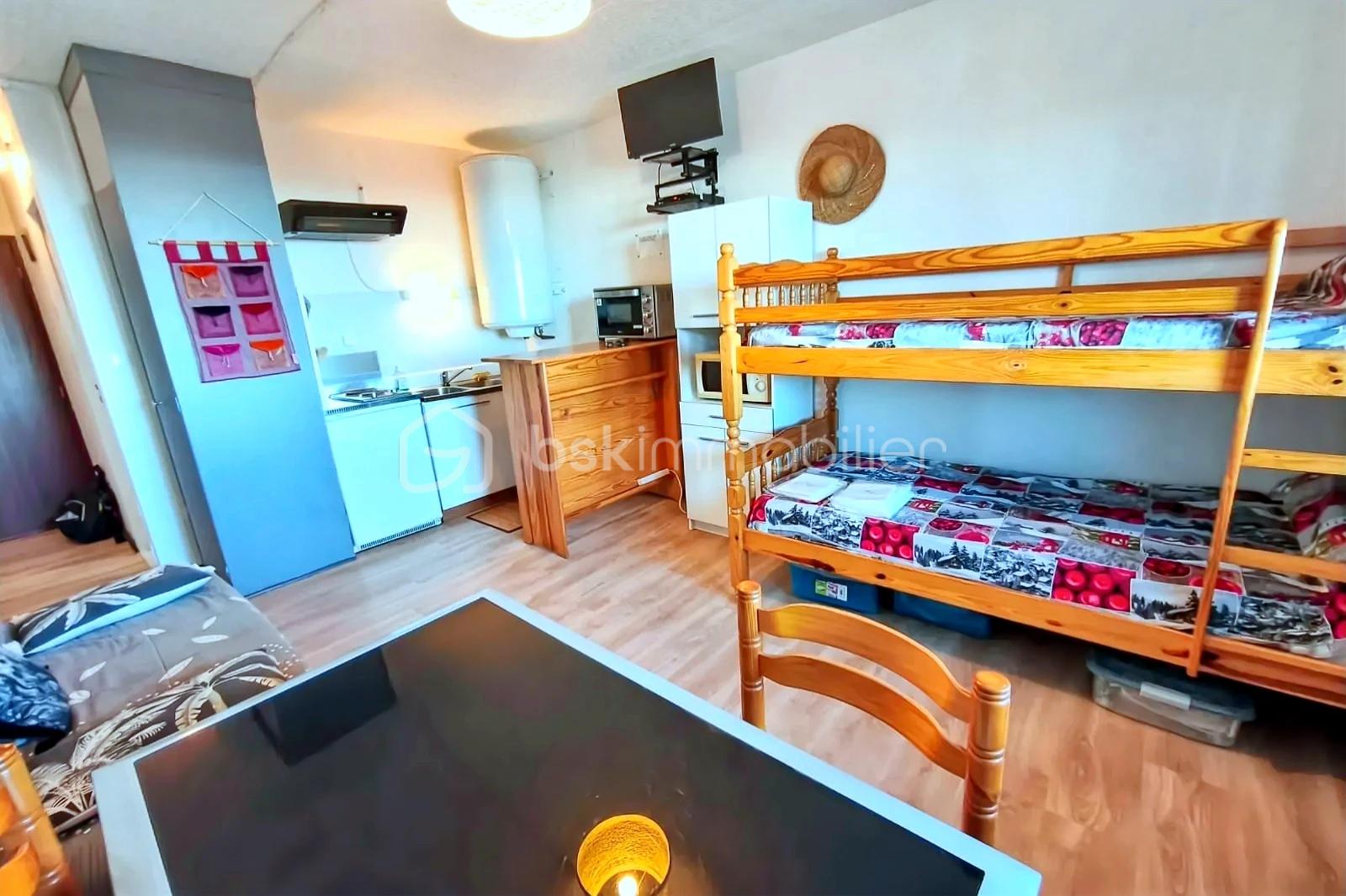 Appartement de 27 m² - hoqi-8ed3d0bdcba24232b4929af6f40328a0.jpg
