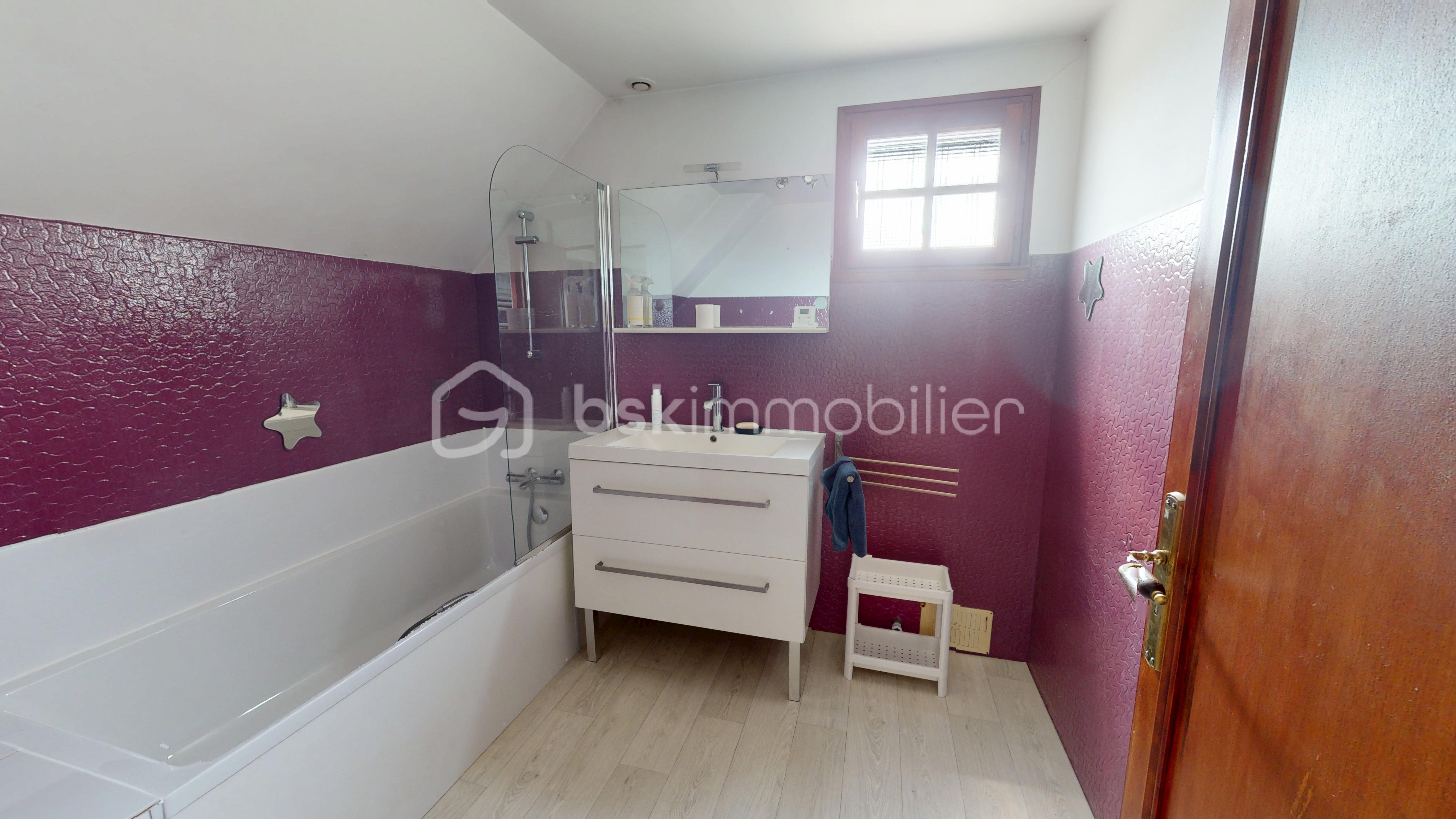 Maison de 150 m² - Vente-Maison-7-pieces-Quiers-sur-Bezonde-150-m-08272025_074923.jpg