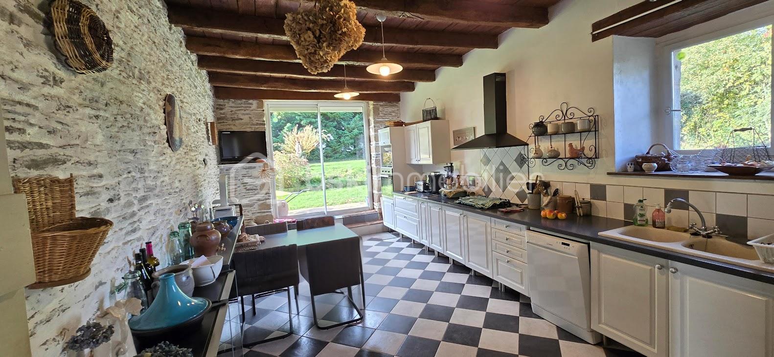 Maison de 215 m² - AIRetouch_20251030_134727025.jpg