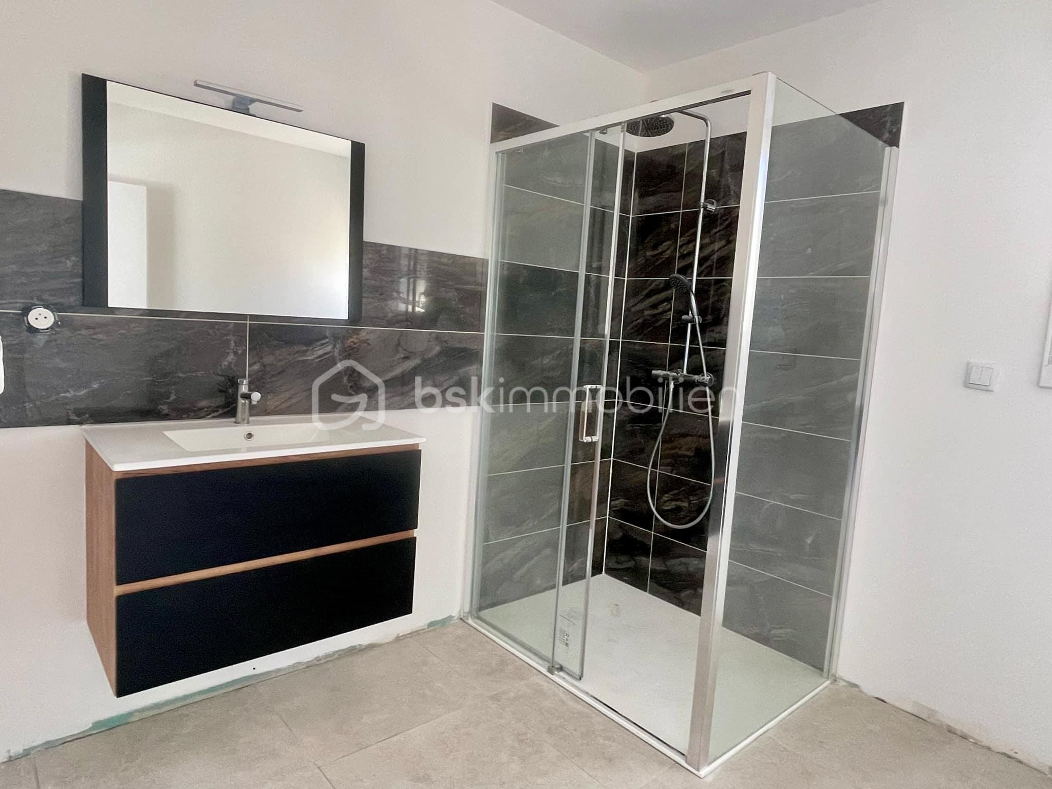Maison contemporaine de 94 m² - 74d42b33-8c3c-45dc-b8ca-a25a263f9035.jpg