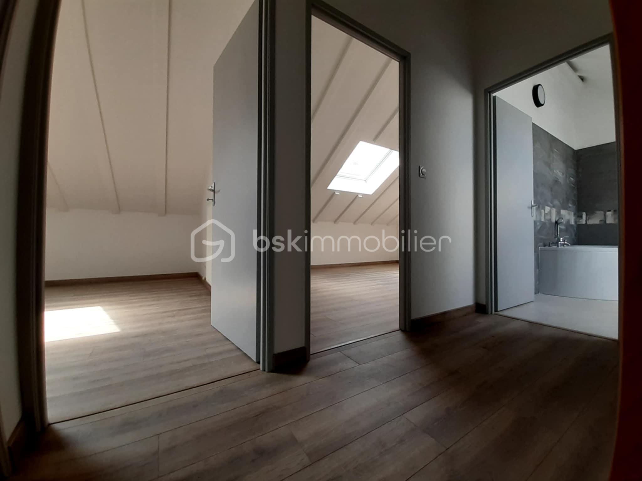 Barral hall etage.jpg