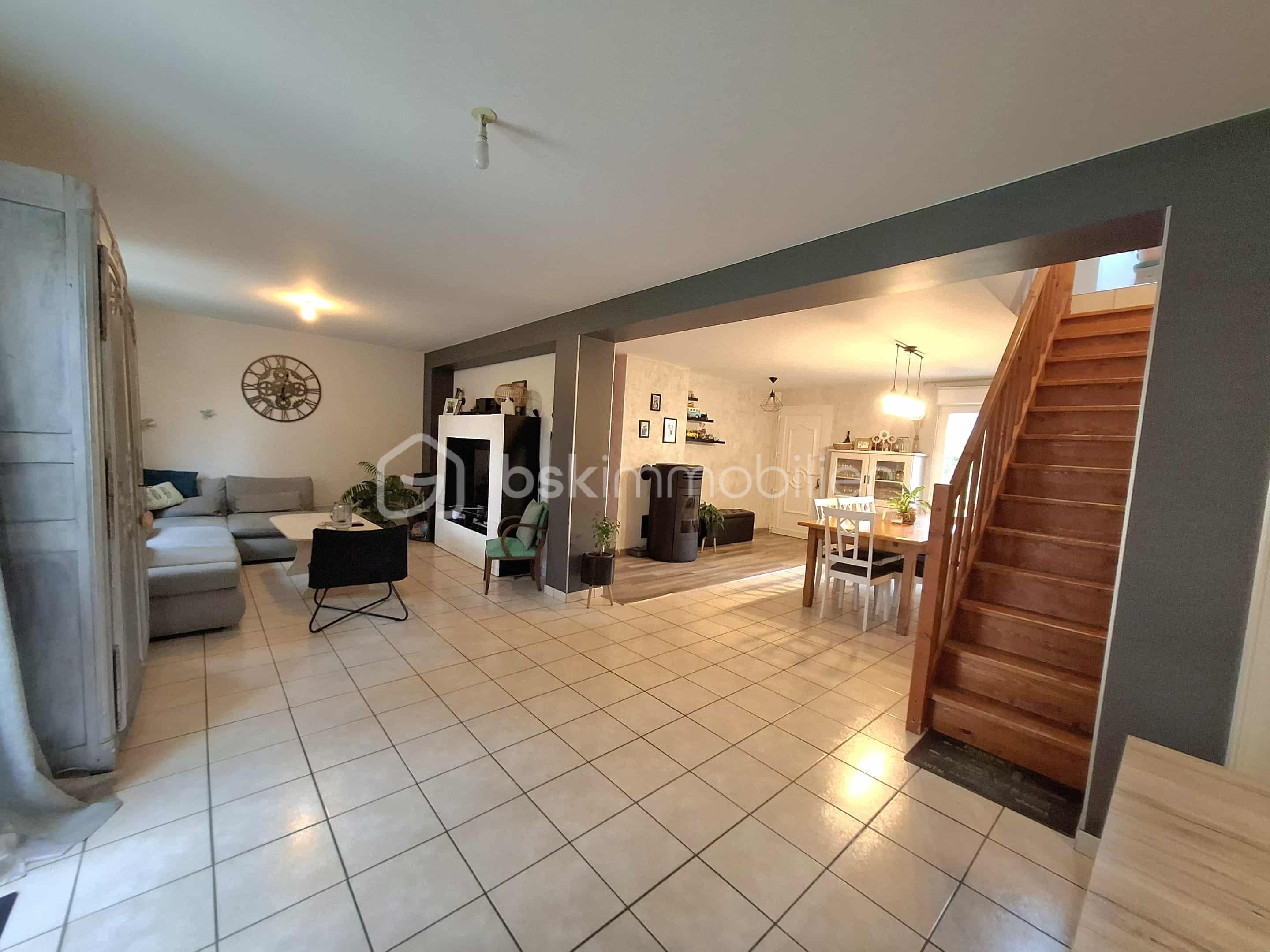 Maison de 177 m² - e2448e10-7e0f-461e-b450-b435737c2c6f.jpg