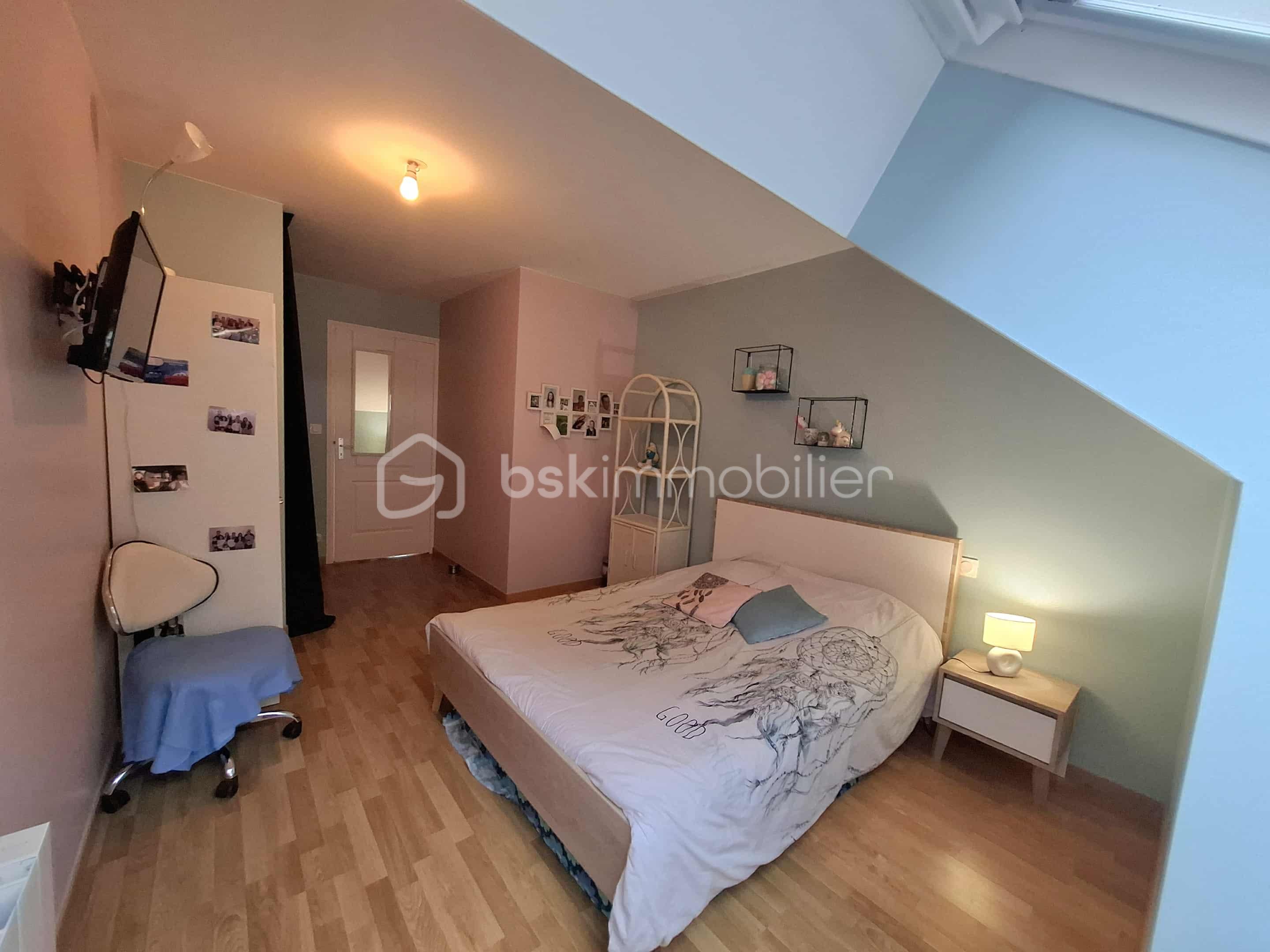 Maison de 177 m² - fb320346-495e-454a-b136-9b1b6d3995b8.jpg