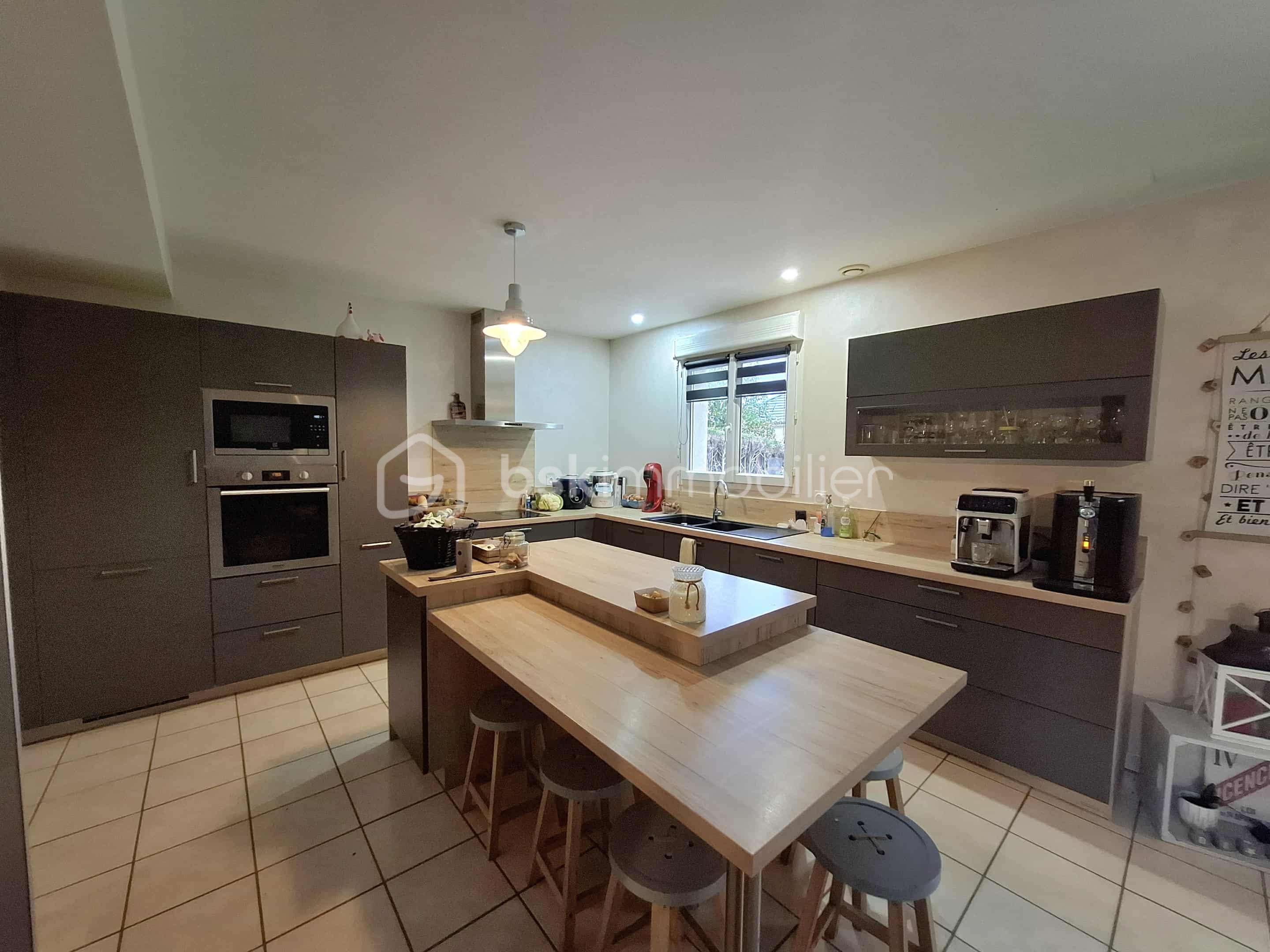 Maison de 177 m² - b1127b15-30f9-41d4-a900-ea50c67bcaa5.jpg