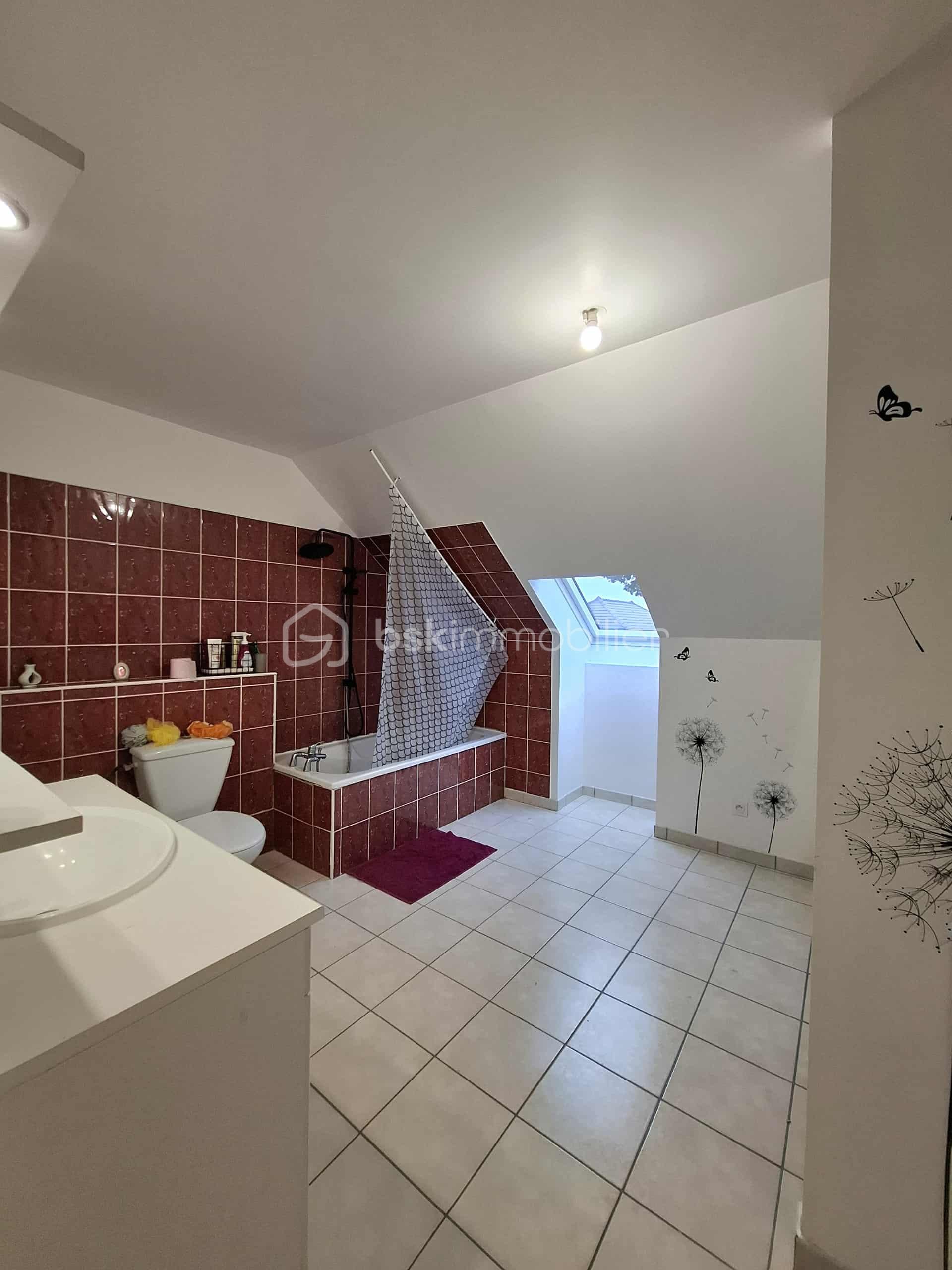 Maison de 177 m² - 61229b54-37bf-4f0f-b91d-8858363cd1e6.jpg