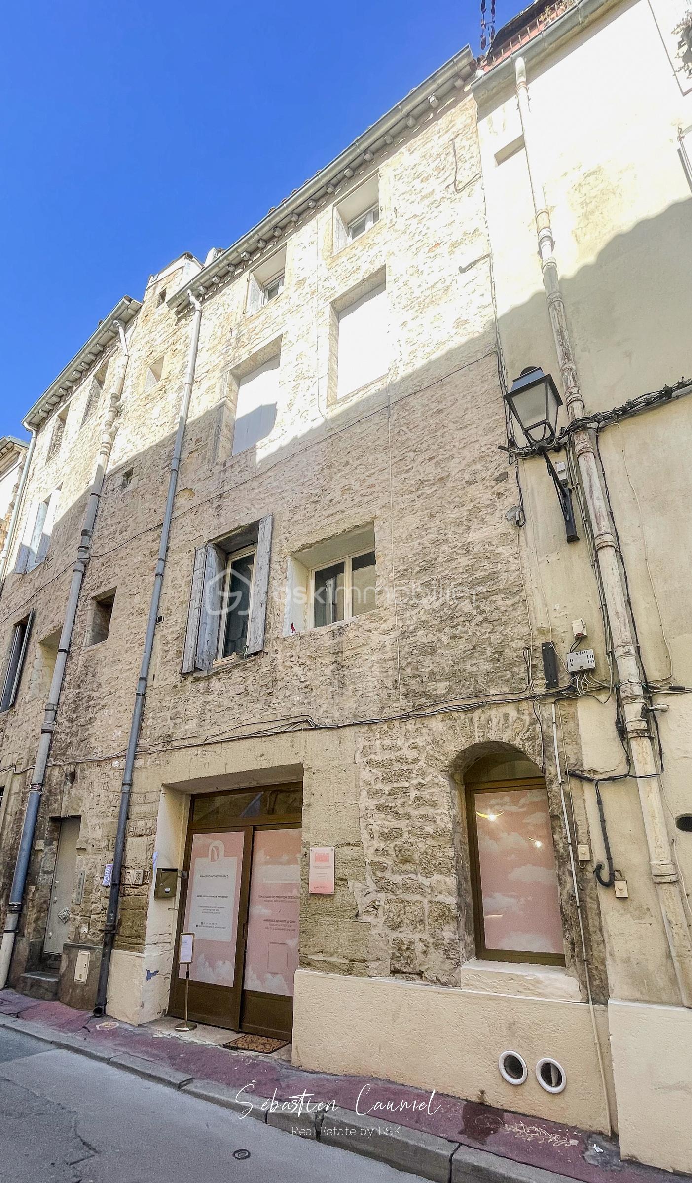 montpellier-ecusson-rue-cabanel-immeuble-ancien.jpg