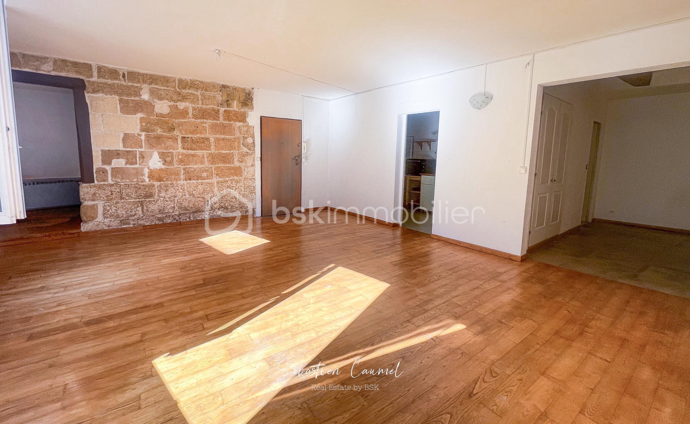 montpellier-rue-cabanel-t1bis-grand-sejour.jpg