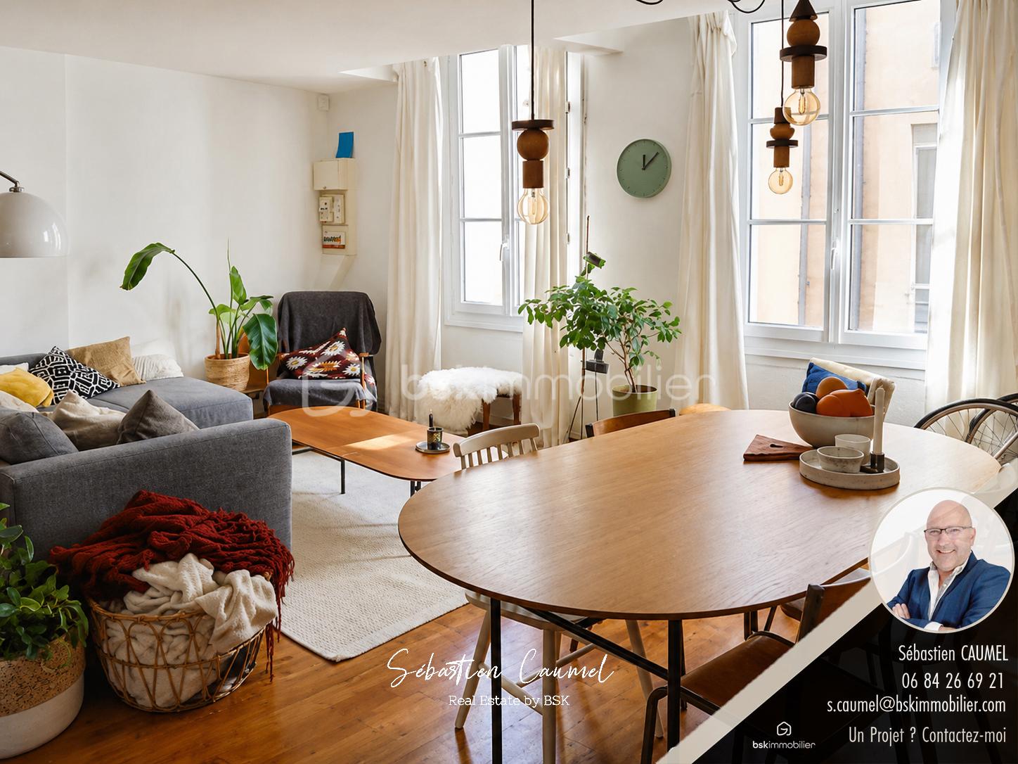 montpellier-ecusson-rue-cabanel-t1bis-salon-amenage .jpg
